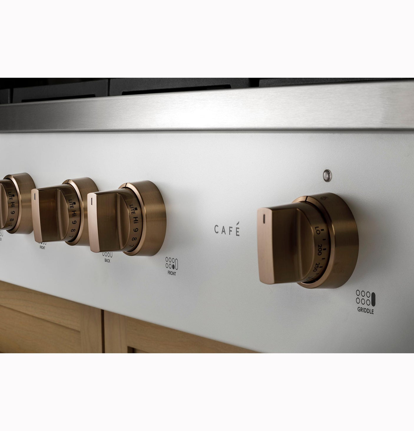 Café™ 48" Commercial-Style Gas Rangetop with 6 Burners and Integrated Griddle (Natural Gas)