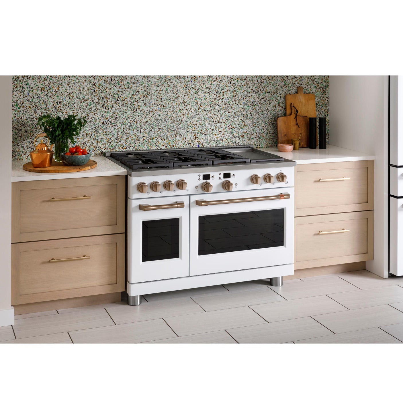 Café™ 48" Smart Dual-Fuel Commercial-Style Range with 6 Burners and Griddle (Natural Gas)