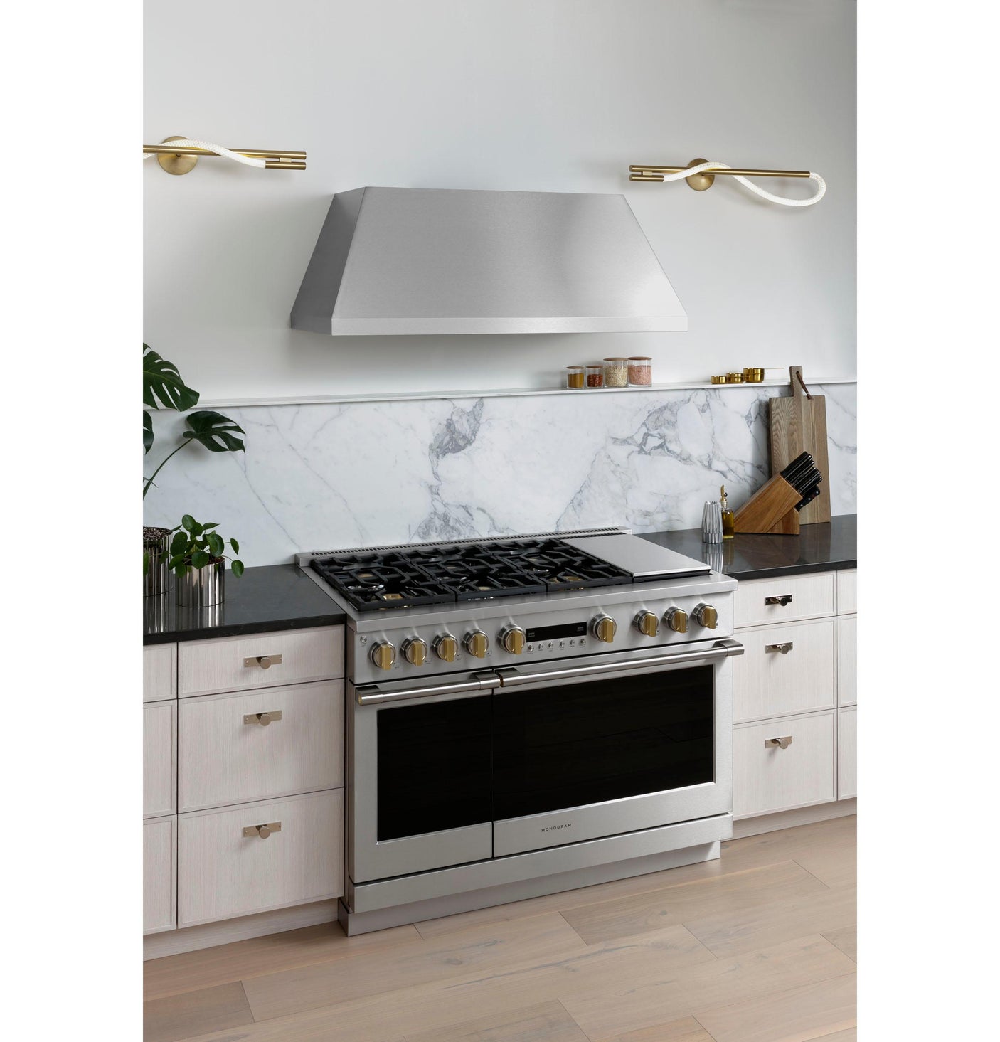 Monogram 48" Dual-Fuel Professional Range with 6 Burners and Griddle