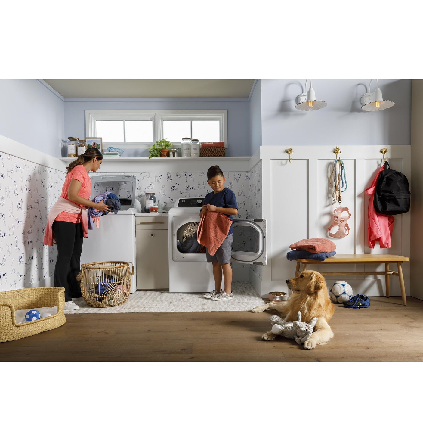 GE® 7.4 cu. ft. Capacity Electric&#x00A0;Dryer with Up To 120 ft. Venting&#x00A0;and&#x00A0;Sensor Dry