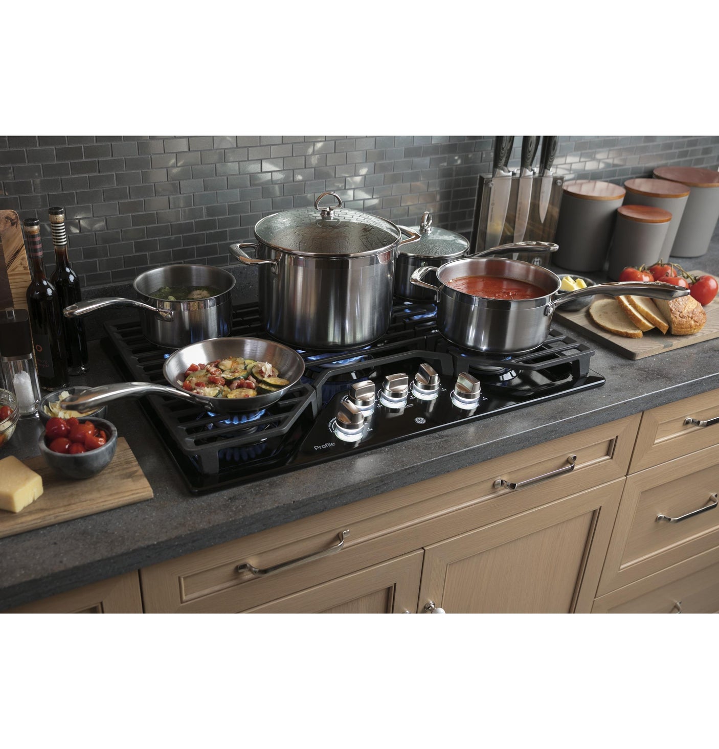 GE Profile™ 30" Built-In Gas Cooktop with 5 Burners