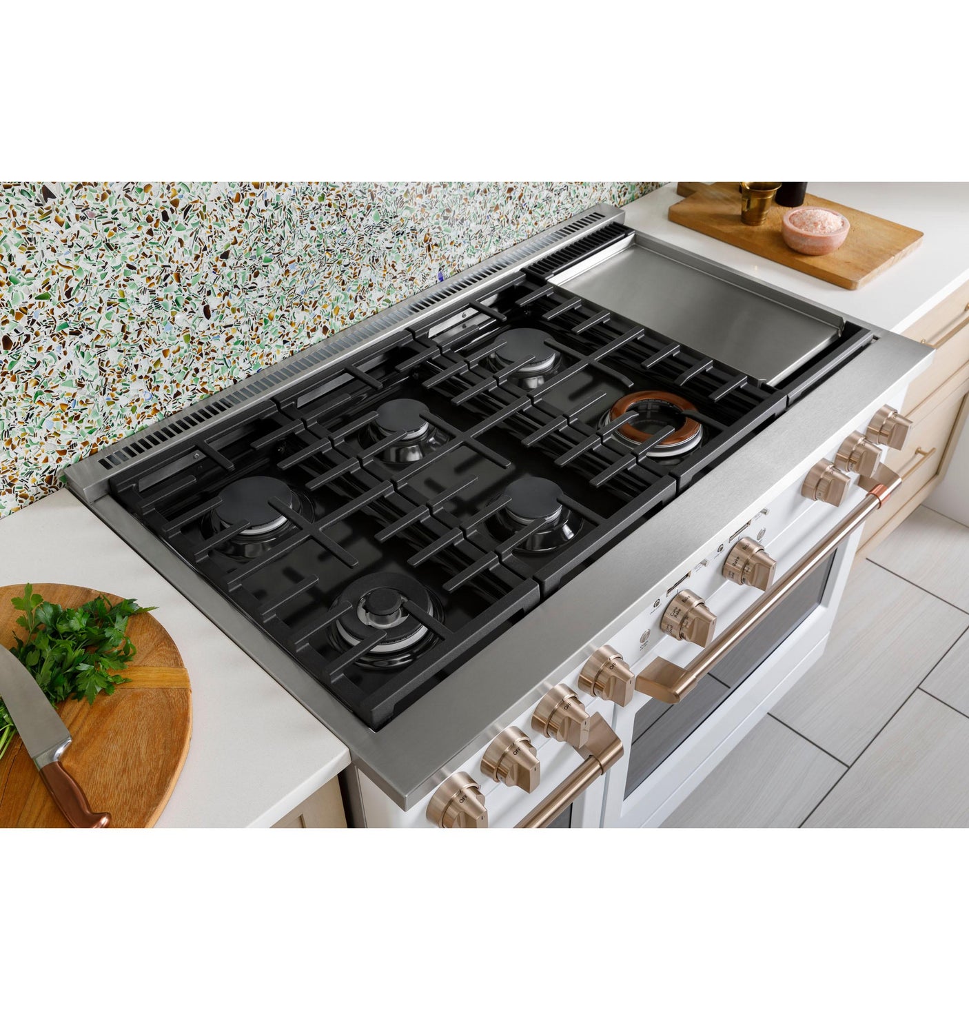 Café™ 48" Smart Dual-Fuel Commercial-Style Range with 6 Burners and Griddle (Natural Gas)