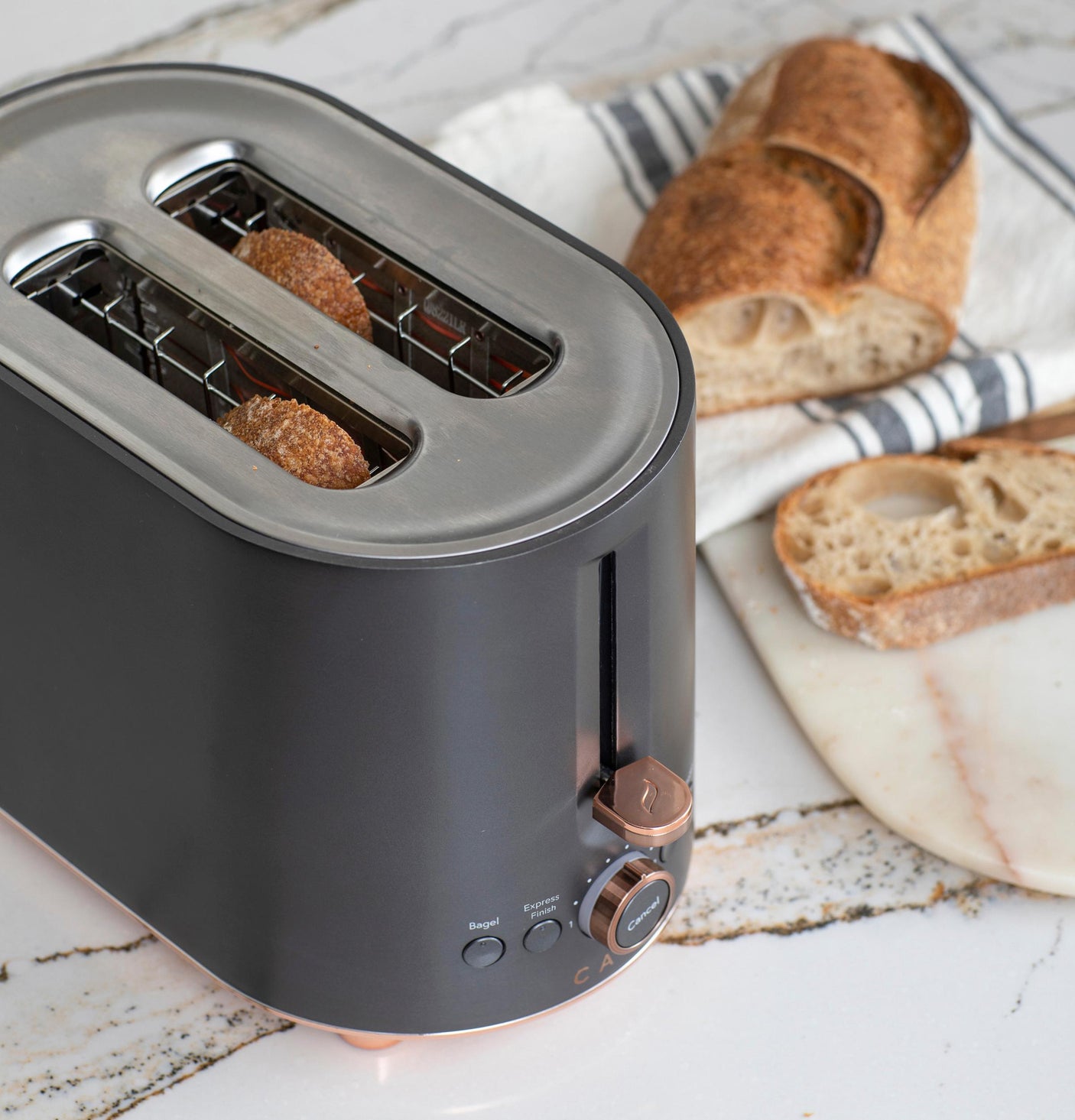 Café™ Express Finish Toaster