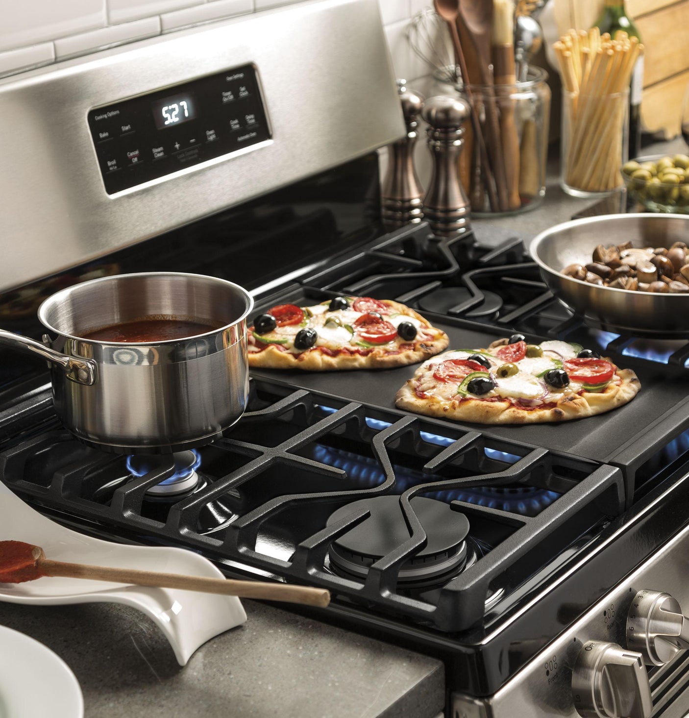 GE® 30" Free-Standing Gas Range