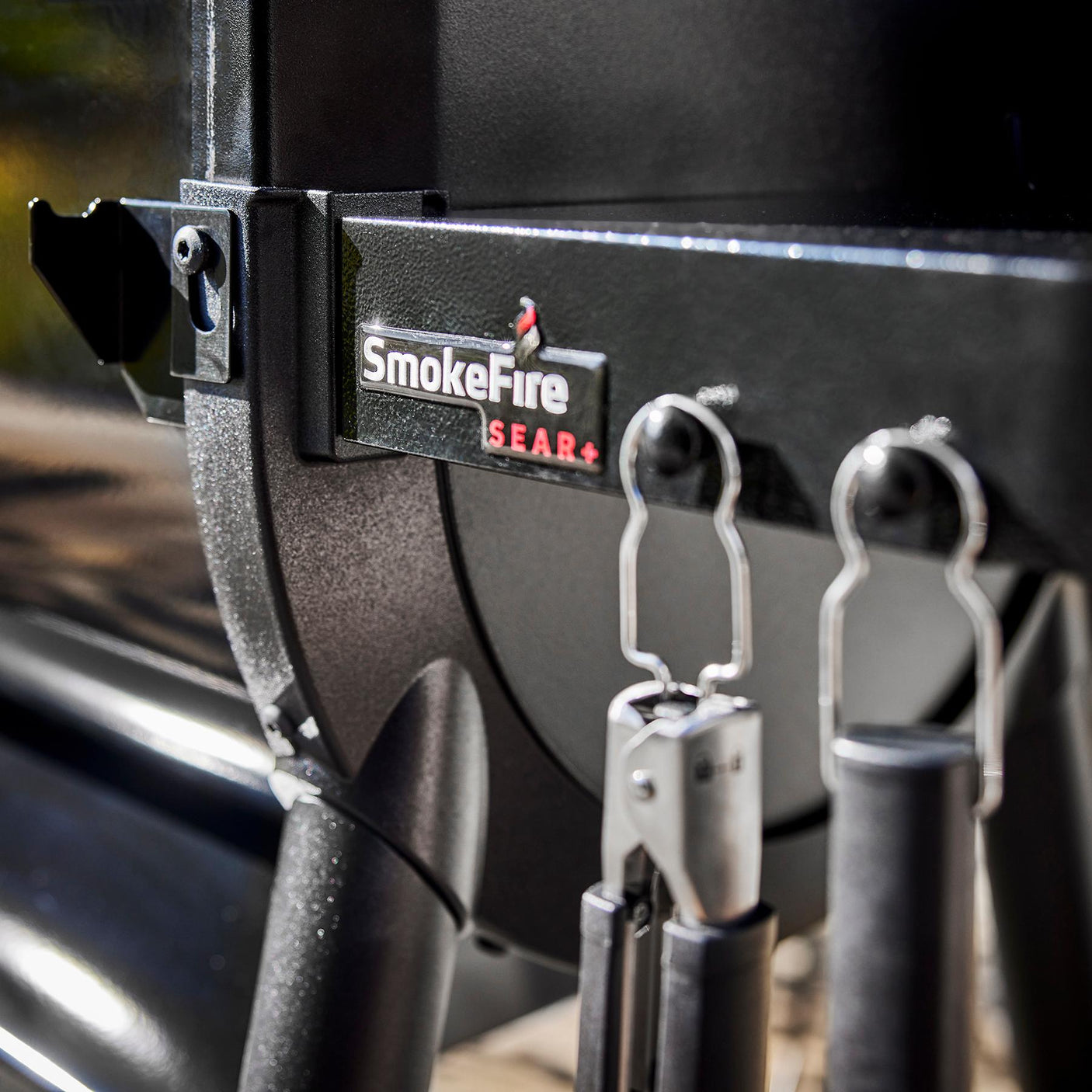 SmokeFire Sear+ ELX4 Wood Fired Pellet Grill - Black