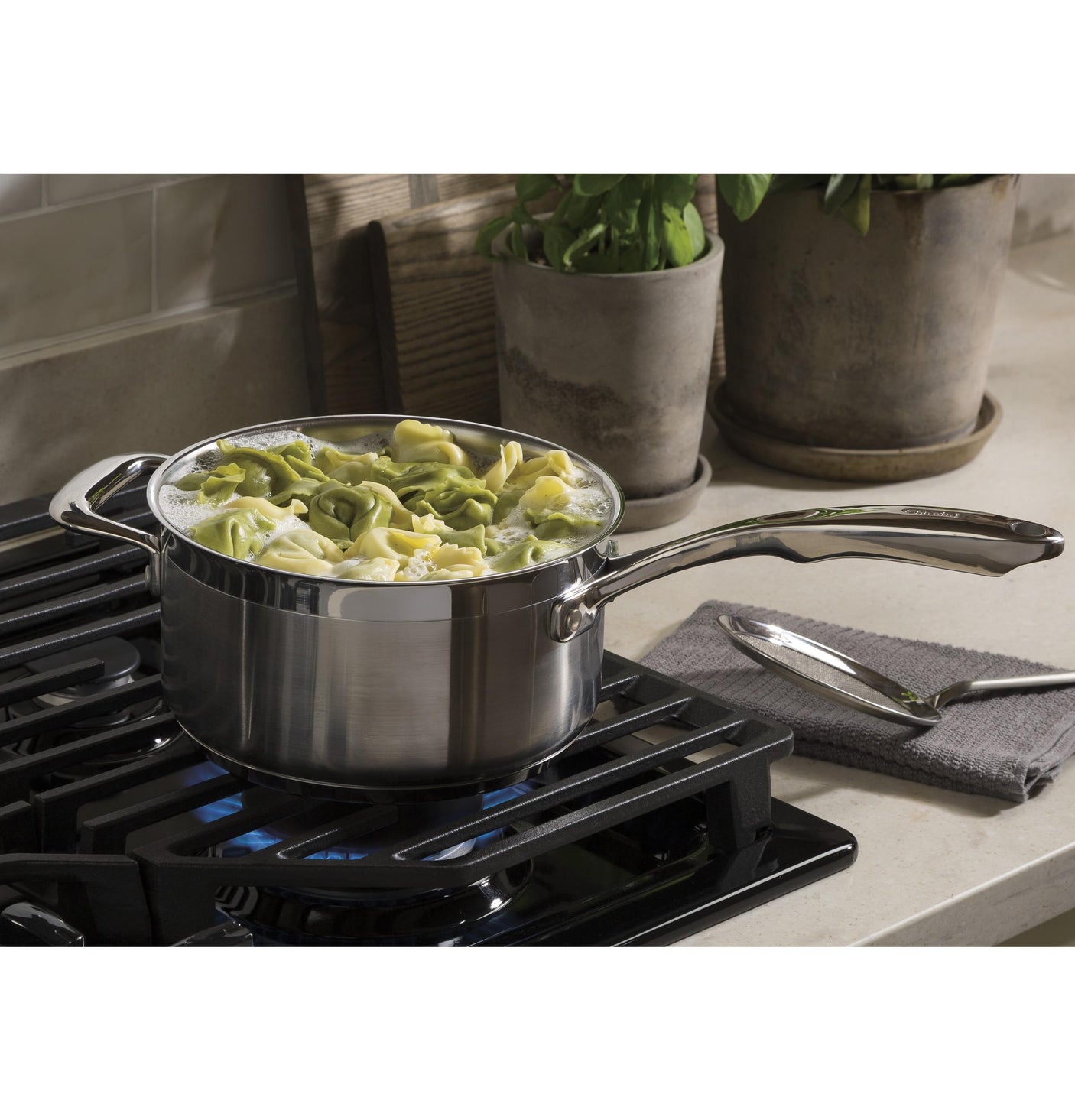 GE® 36" Built-In Gas Cooktop with 5 Burners and Dishwasher Safe Grates