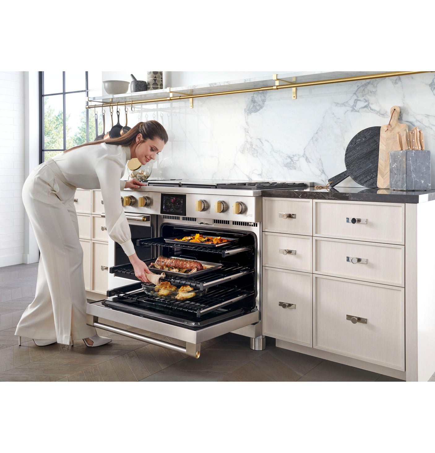 Monogram 48" Dual-Fuel Professional Range with 4 Burners, Grill, and Griddle