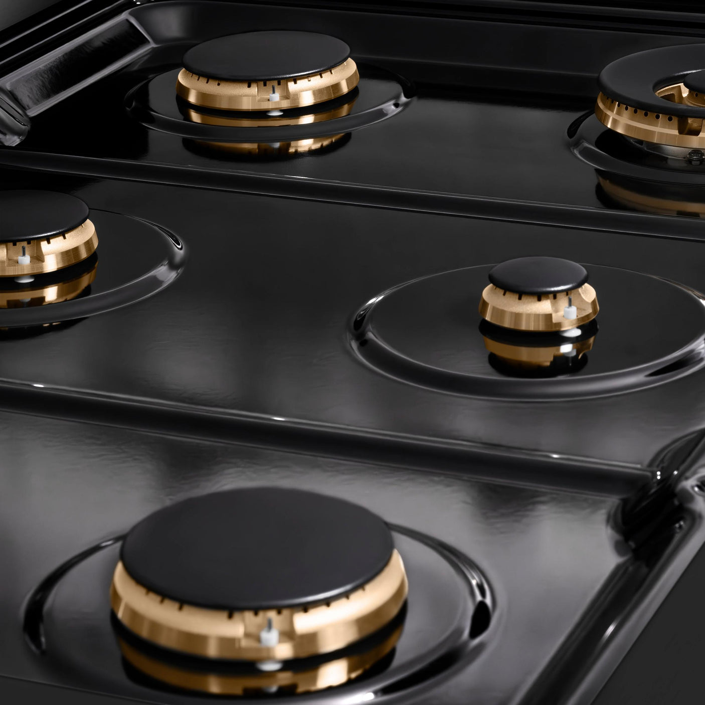 ZLINE 36 in. Autograph Edition Paramount Gas Rangetop with 6 Burners and Porcelain Cooktop in Black Stainless Steel with Champagne Bronze Accents (SRTBZ-36-CB)