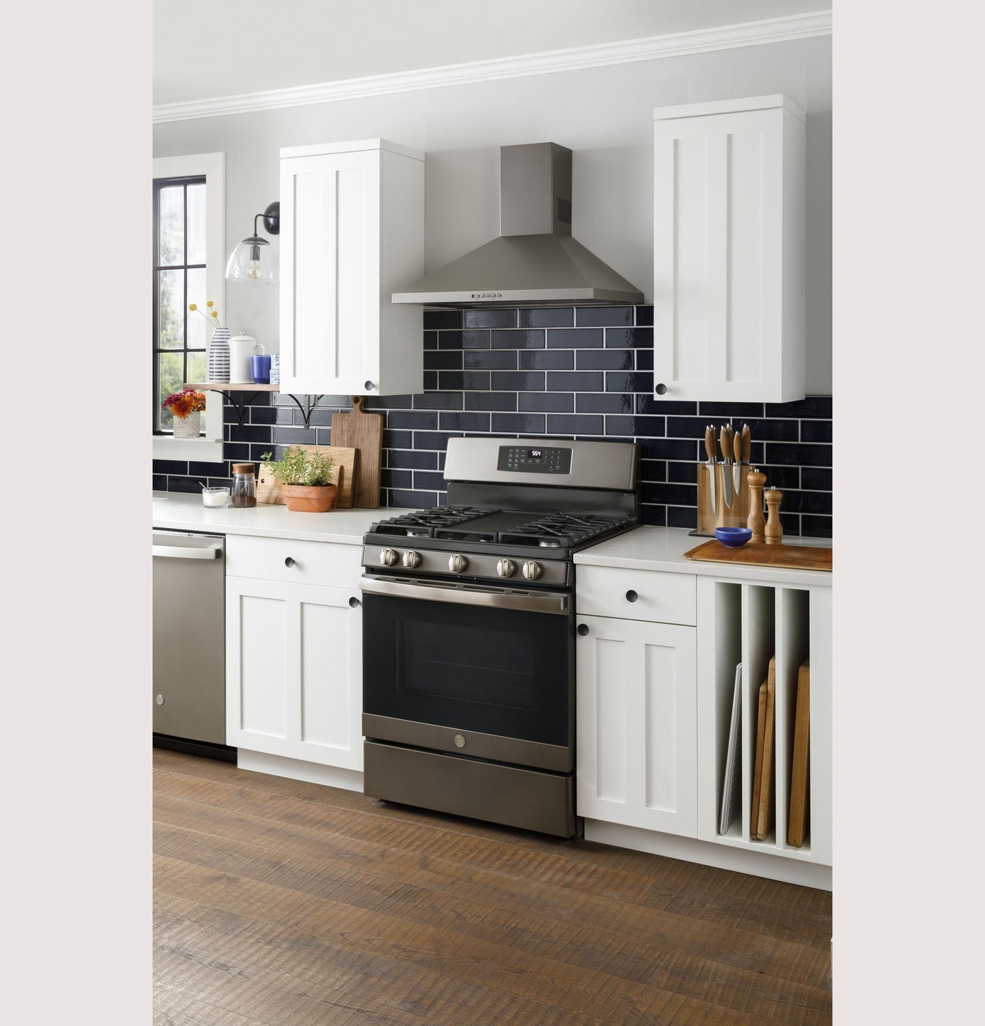 GE® 30" Free-Standing Gas Convection Range with No Preheat Air Fry