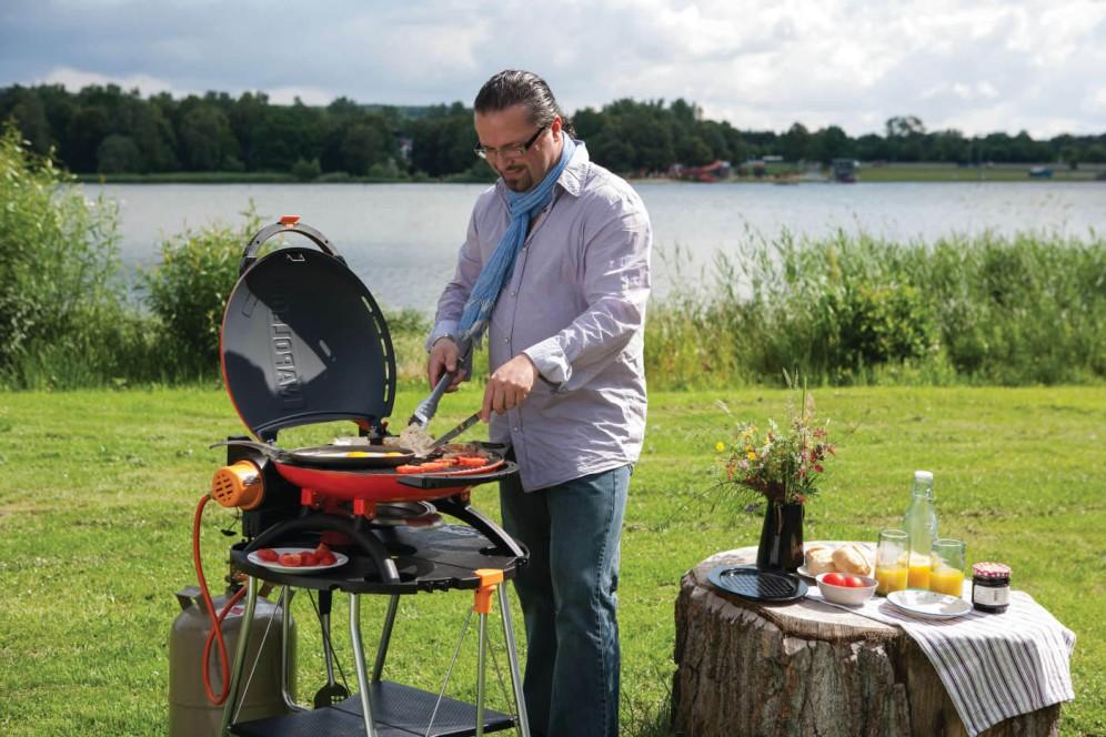 TravelQ 2225 Portable Gas Grill , Propane, Orange