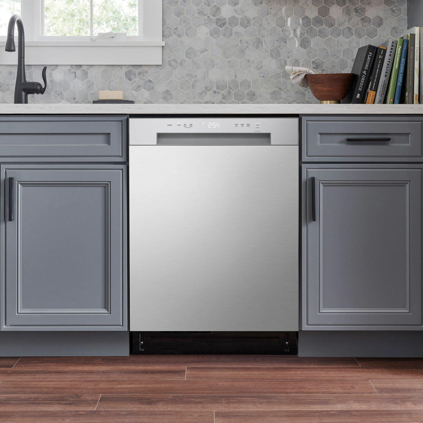 Front Control Dishwasher with LoDecibel Operation and Dynamic Dry™