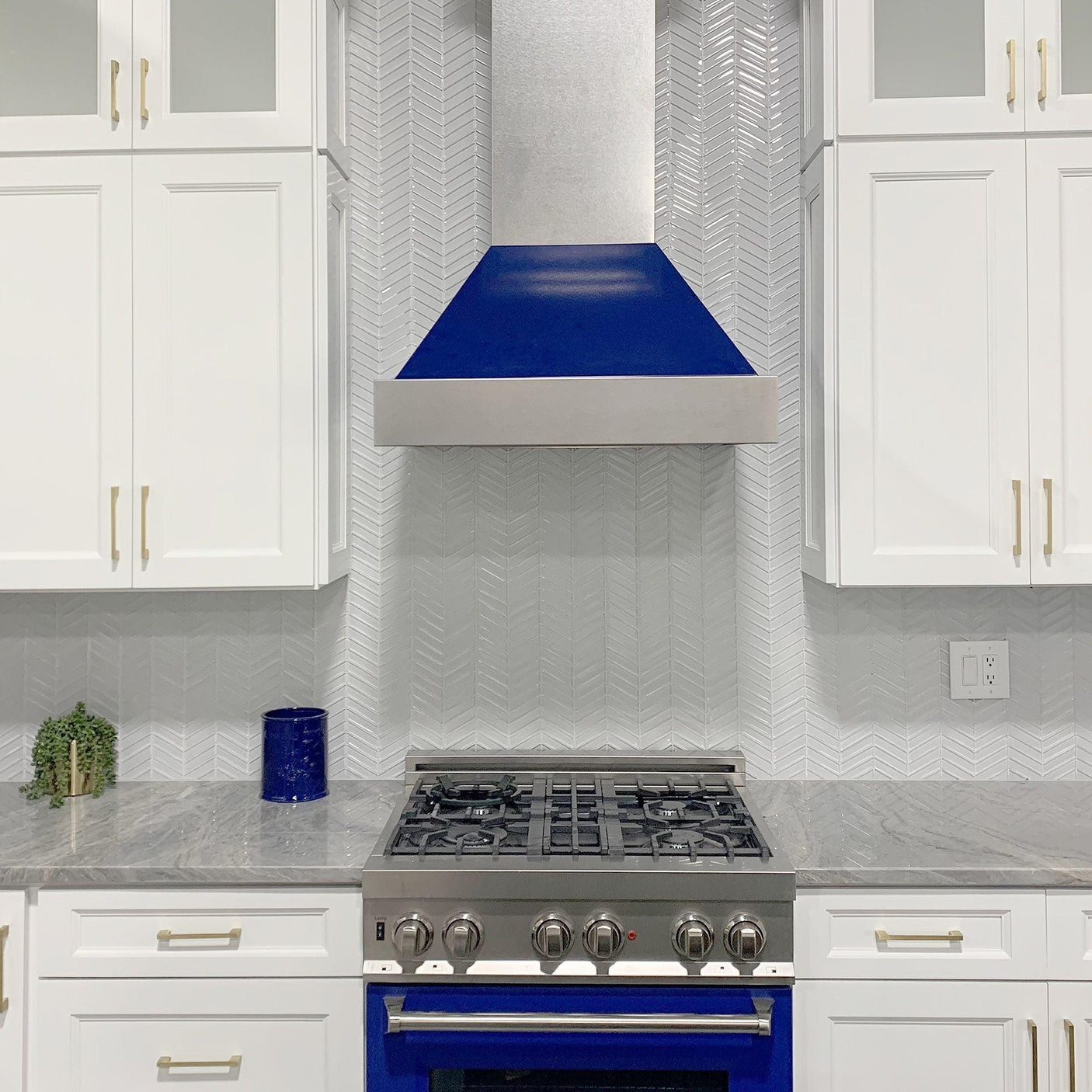 ZLINE Ducted DuraSnow Stainless Steel Range Hood with Blue Gloss Shell (8654BG)