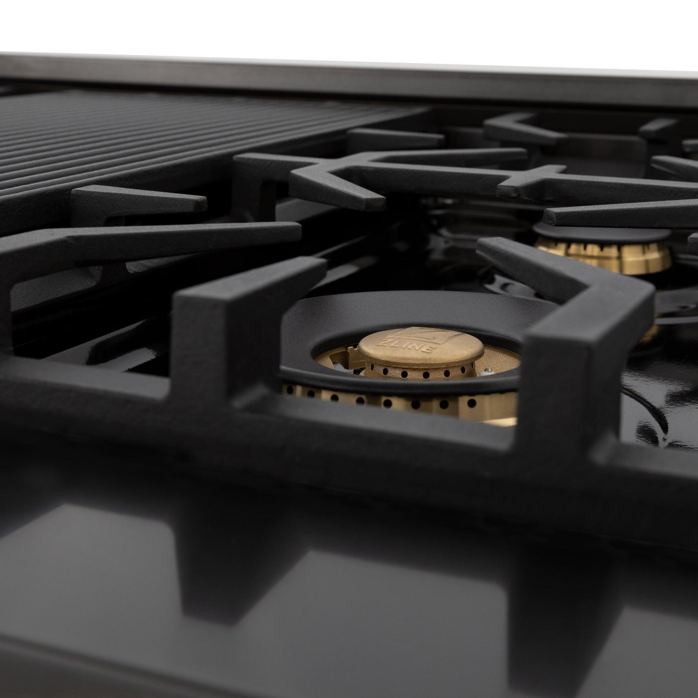 ZLINE Autograph Edition 48 in. Porcelain Rangetop with 7 Gas Burners in Black Stainless Steel and Champagne Bronze Accents (RTBZ-48-CB) [Color: Champagne Bronze]