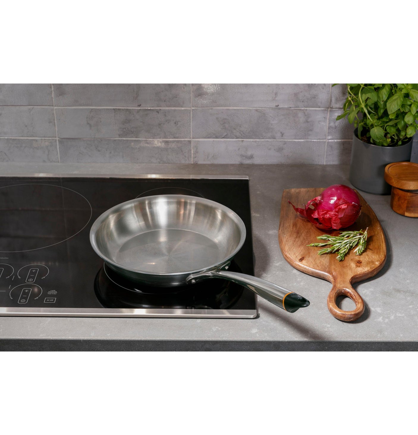 GE Profile™ 36" Built-In Touch Control Induction Cooktop