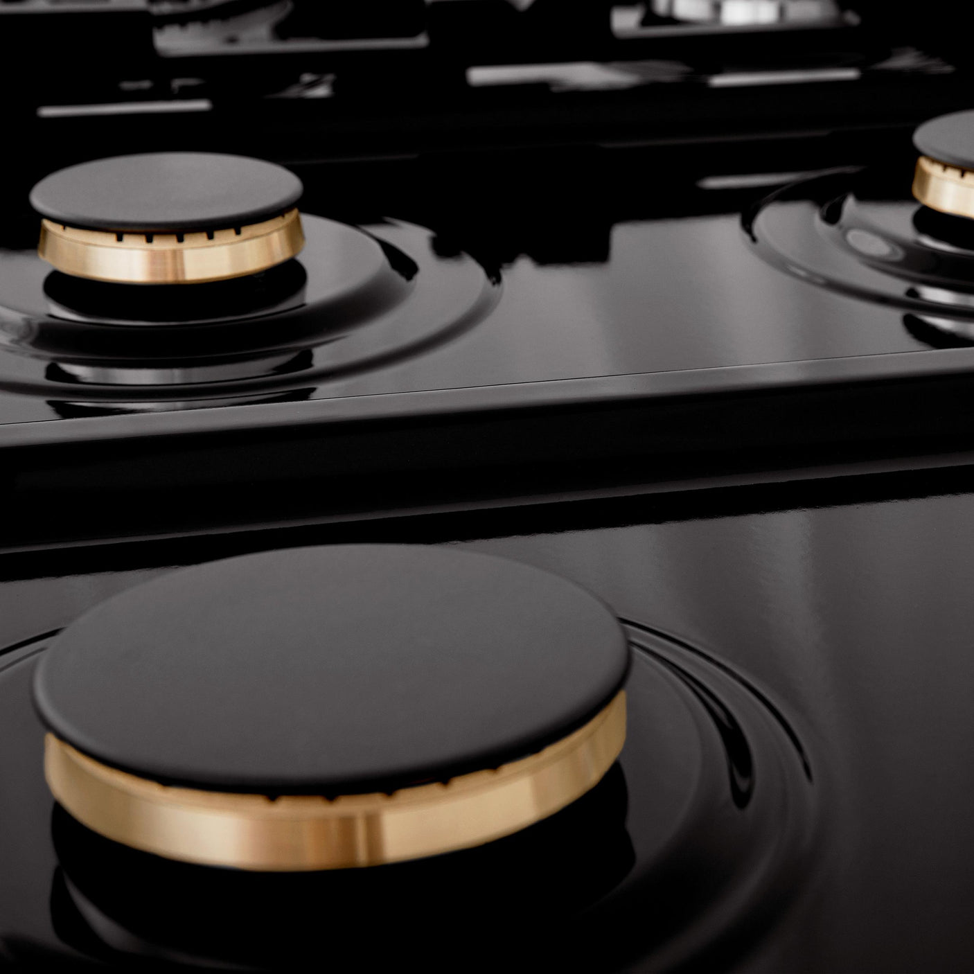 ZLINE 36" Porcelain Gas Stovetop in Black Stainless Steel with 6 Gas Brass Burners (RTB-36)