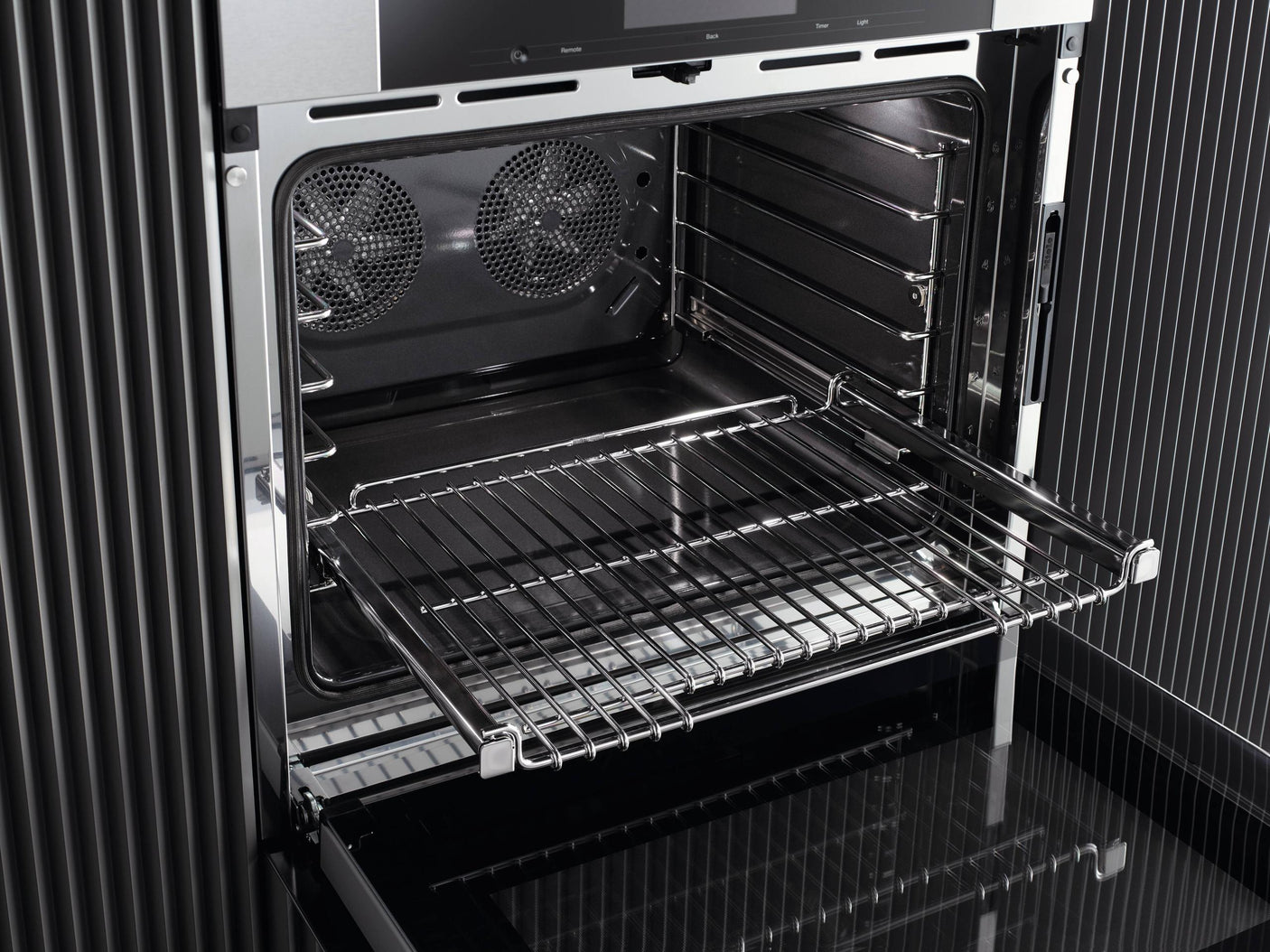 H 7780 BP - 30 Inch Convection Oven in a combinable design with wireless precision probe.