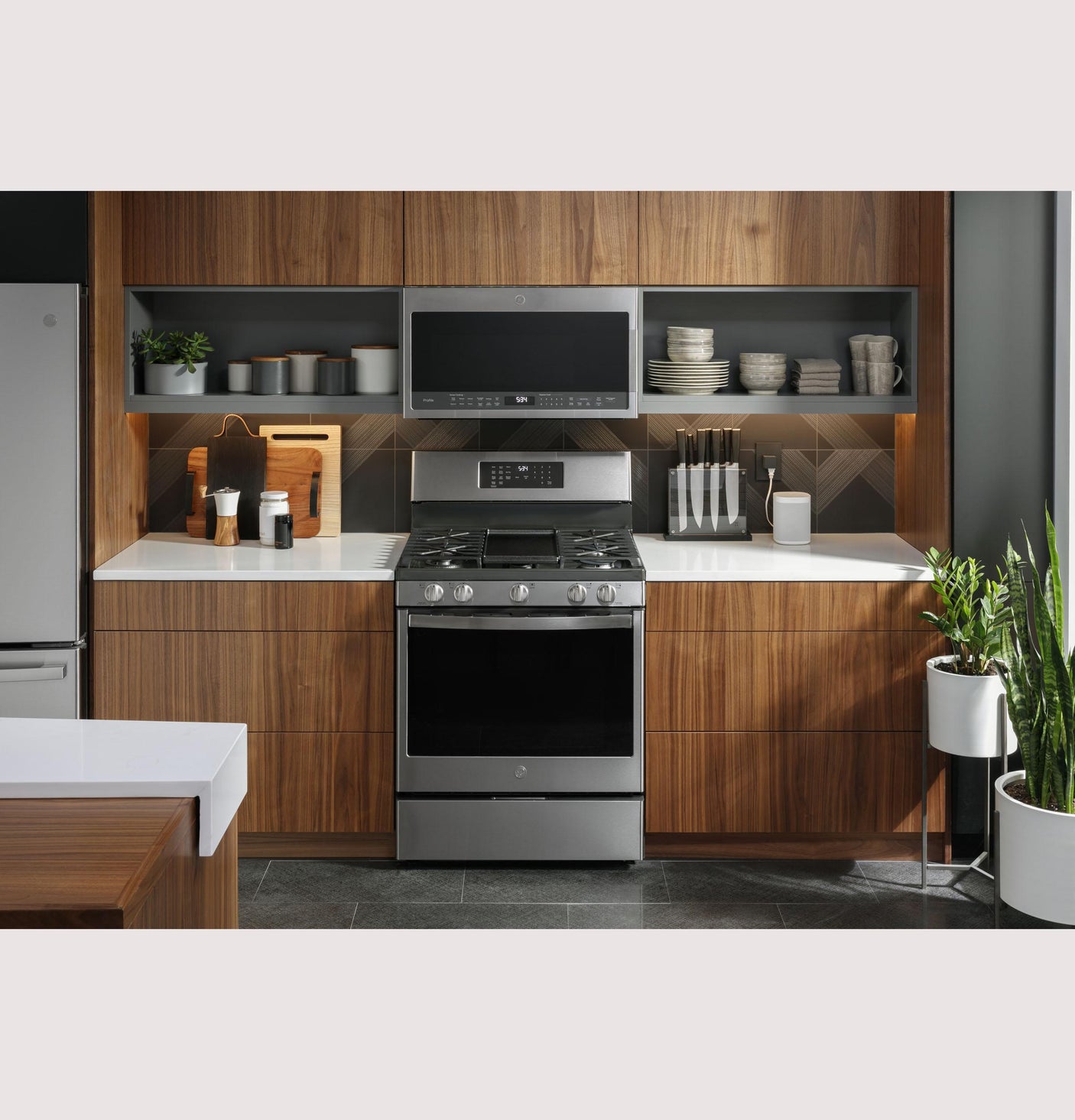 GE Profile™ Smart 30" Free-Standing Self Clean Gas Fingerprint Resistant Range with No Preheat Air Fry