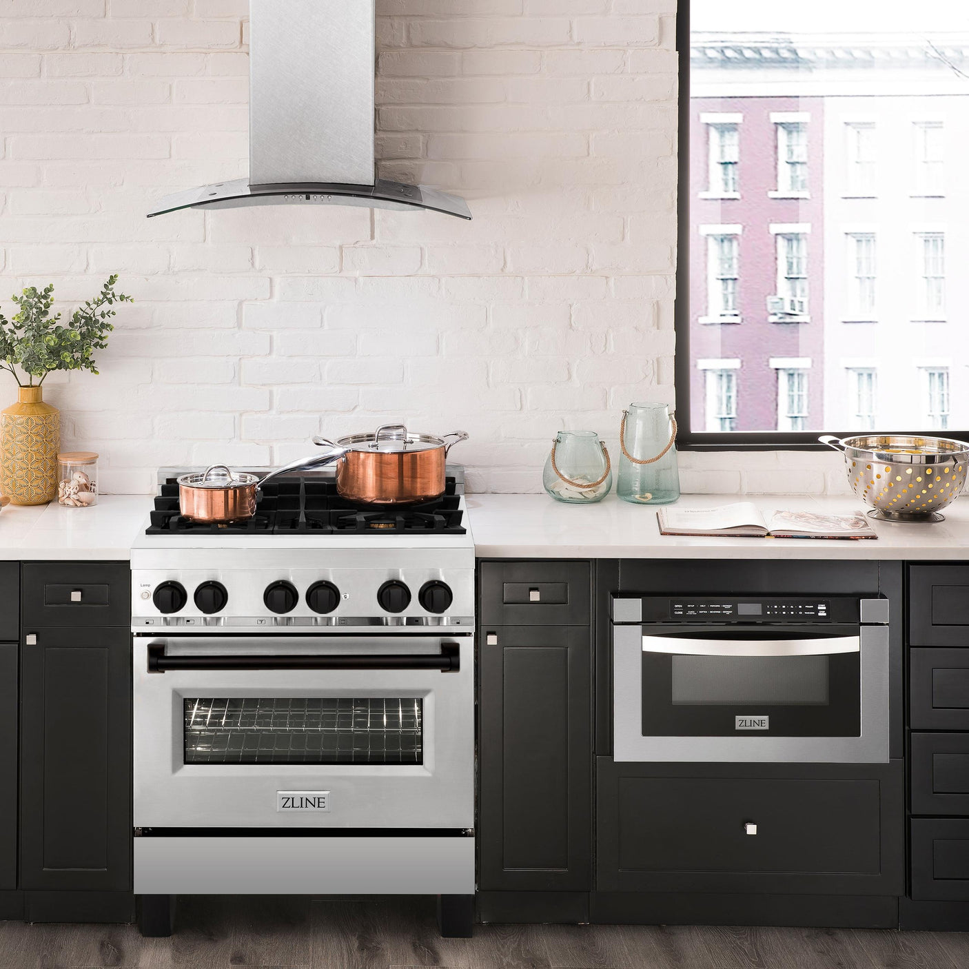 ZLINE Autograph Edition 30 in. 4.0 cu. ft. Dual Fuel Range with Gas Stove and Electric Oven in Stainless Steel with White Matte Door and Accents (RAZ-WM-30) [Color: Matte Black]