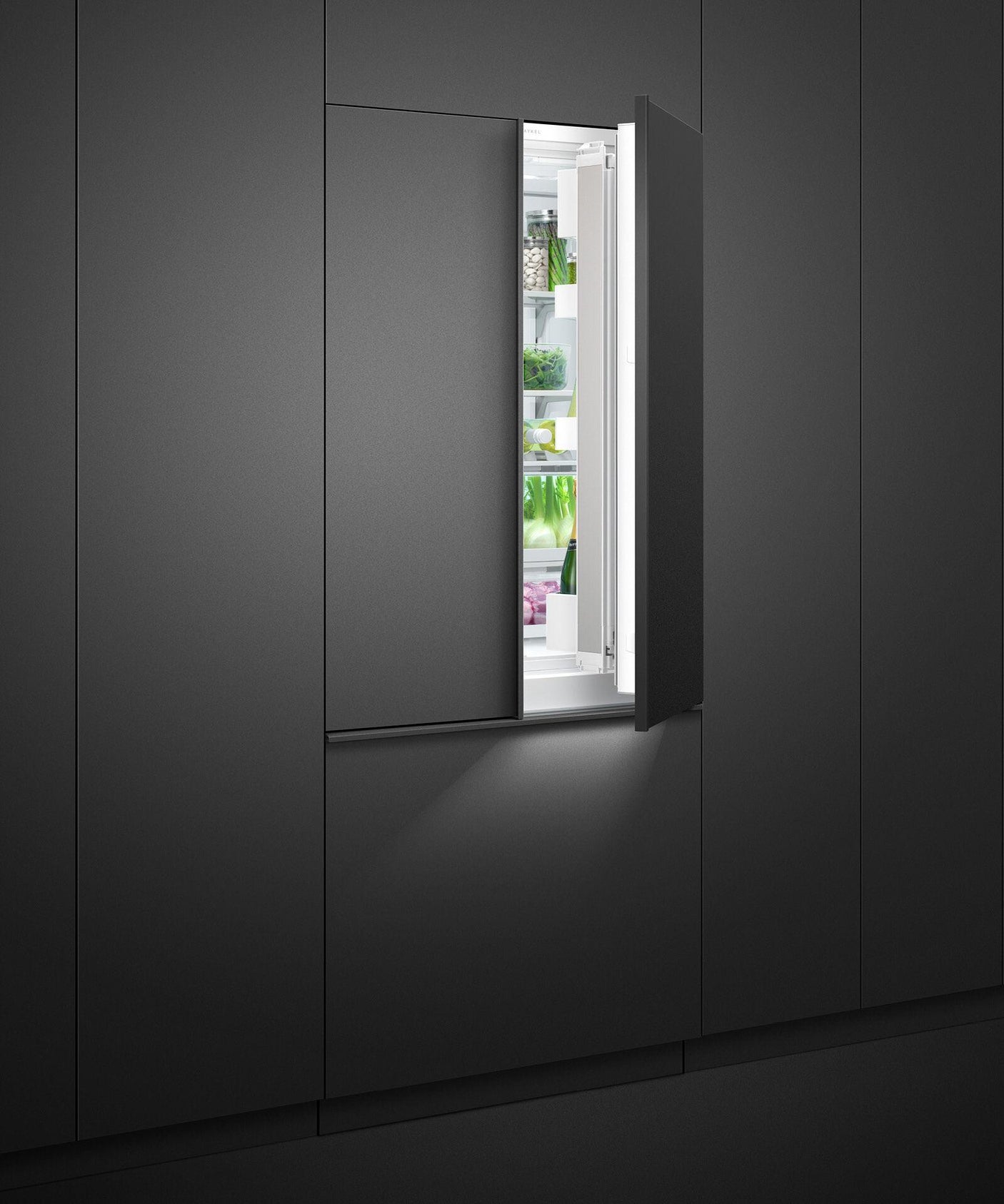 32" Series 7 Integrated French Door Refrigerator Freezer