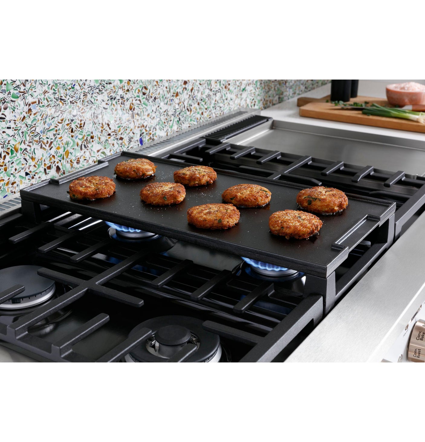 Café™ 48" Smart Dual-Fuel Commercial-Style Range with 6 Burners and Griddle (Natural Gas)