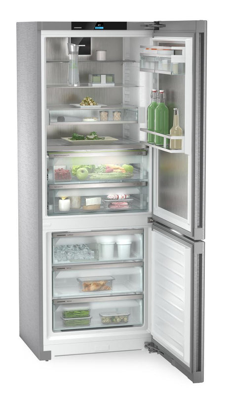 Fridge-freezer with BioFresh Professional and NoFrost