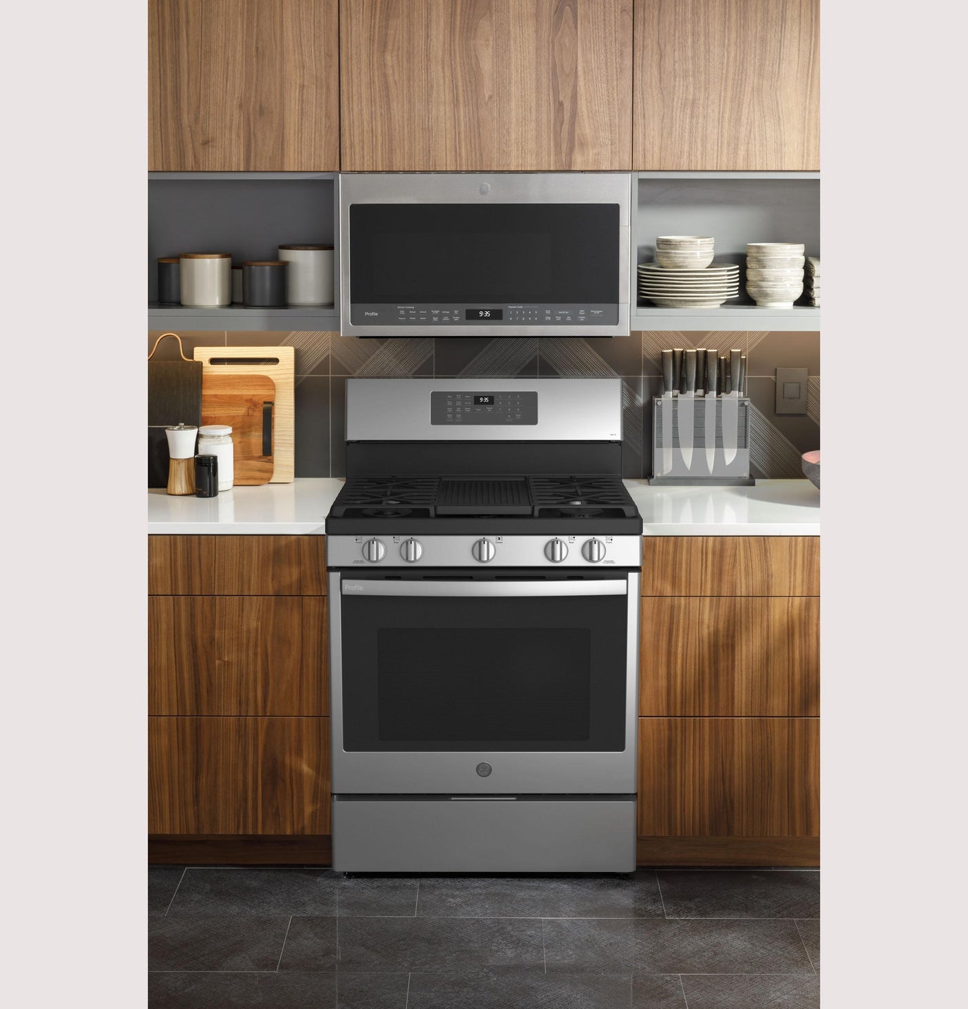 GE Profile™ Smart 30" Free-Standing Self Clean Gas Fingerprint Resistant Range with No Preheat Air Fry