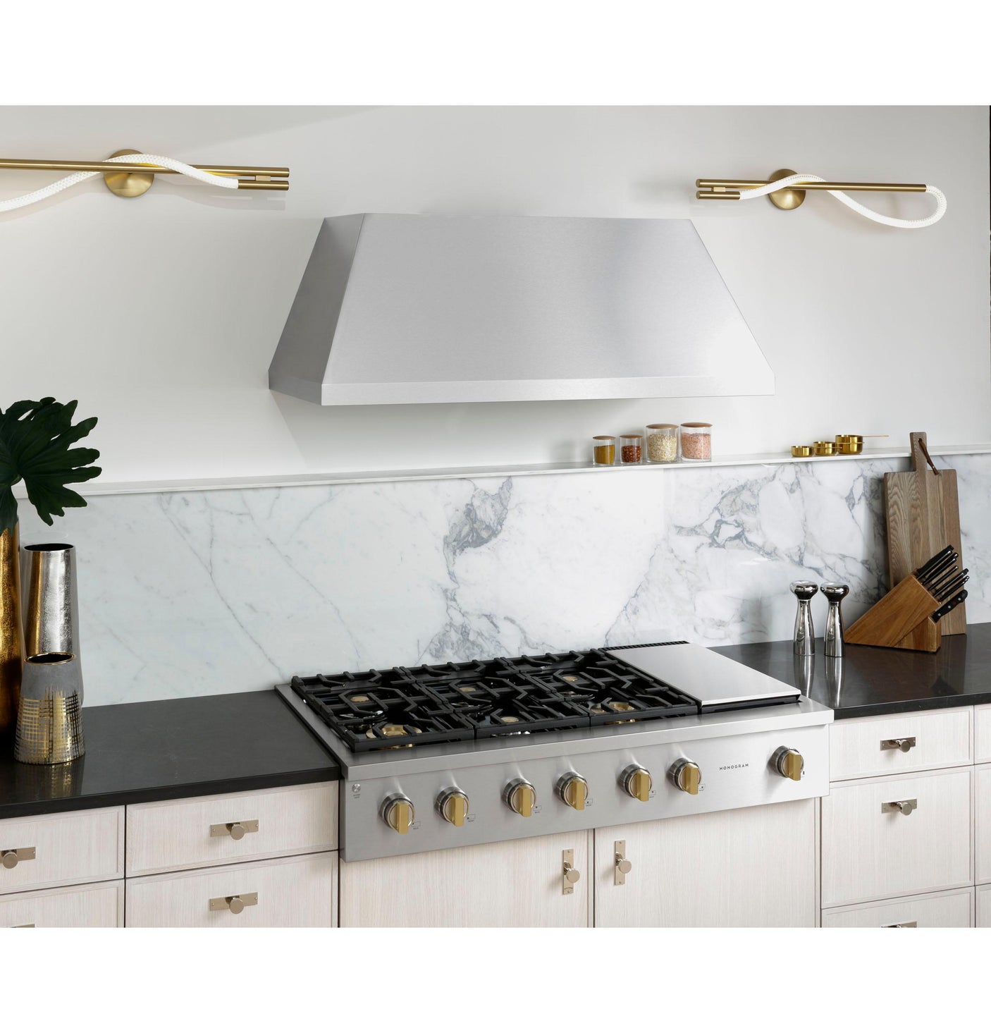 Monogram 48" Professional Gas Rangetop with 6 Burners and Griddle