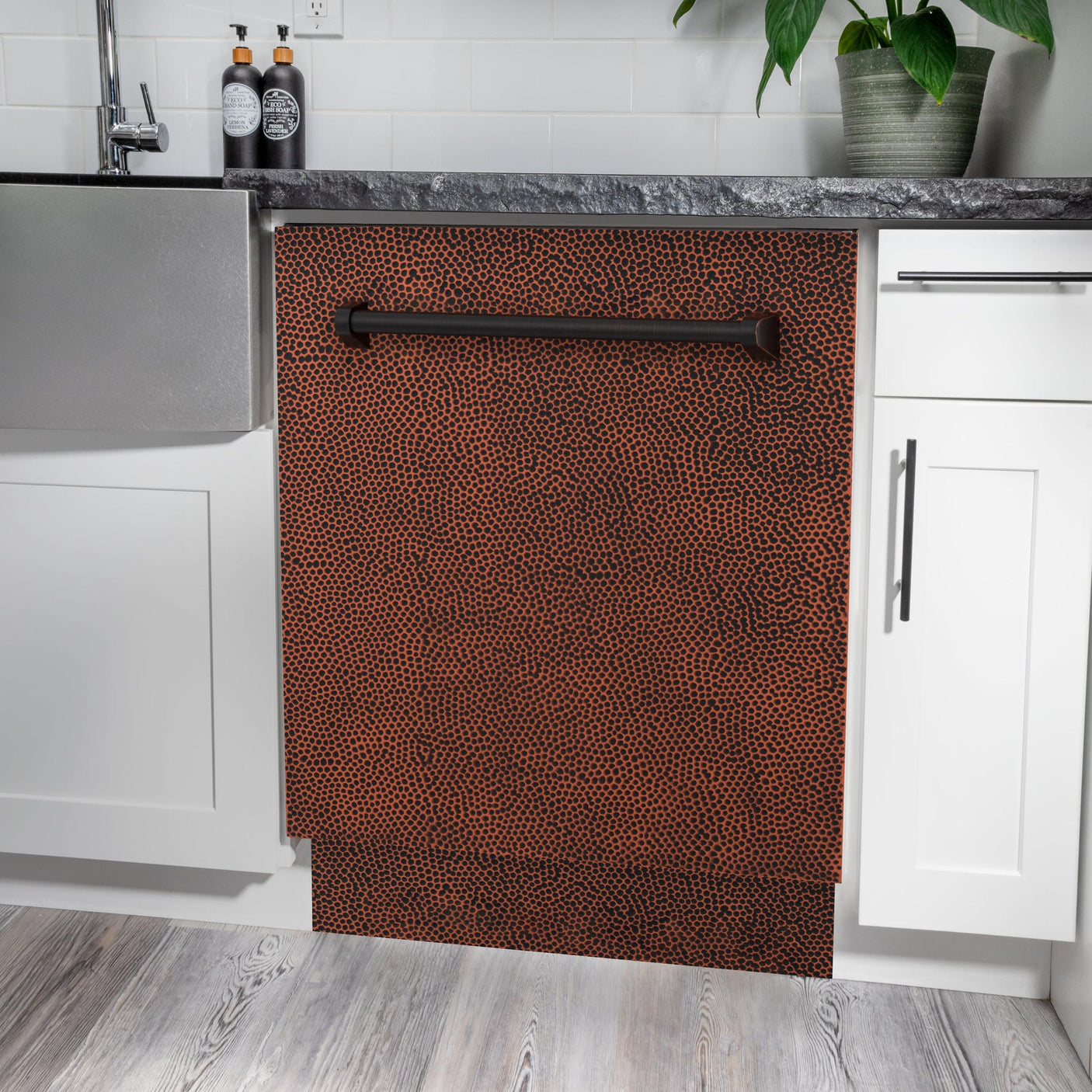 ZLINE 24" Tallac Series 3rd Rack Dishwasher with Traditional Handle, 51dBa (DWV-24) [Color: Hand Hammered Copper]