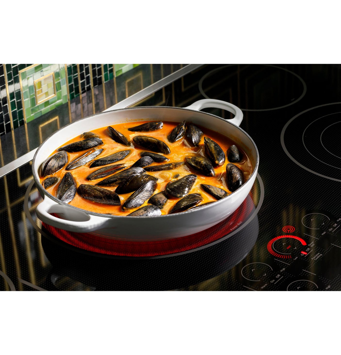 Café™ 30" Touch-Control Electric Cooktop