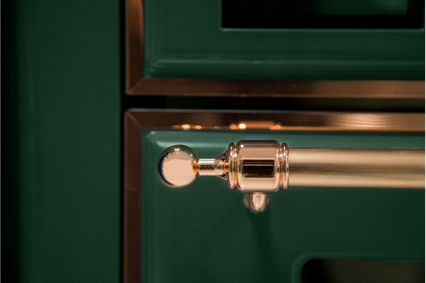 Majestic II 30 Inch Dual Fuel Liquid Propane Freestanding Range in Emerald Green with Copper Trim