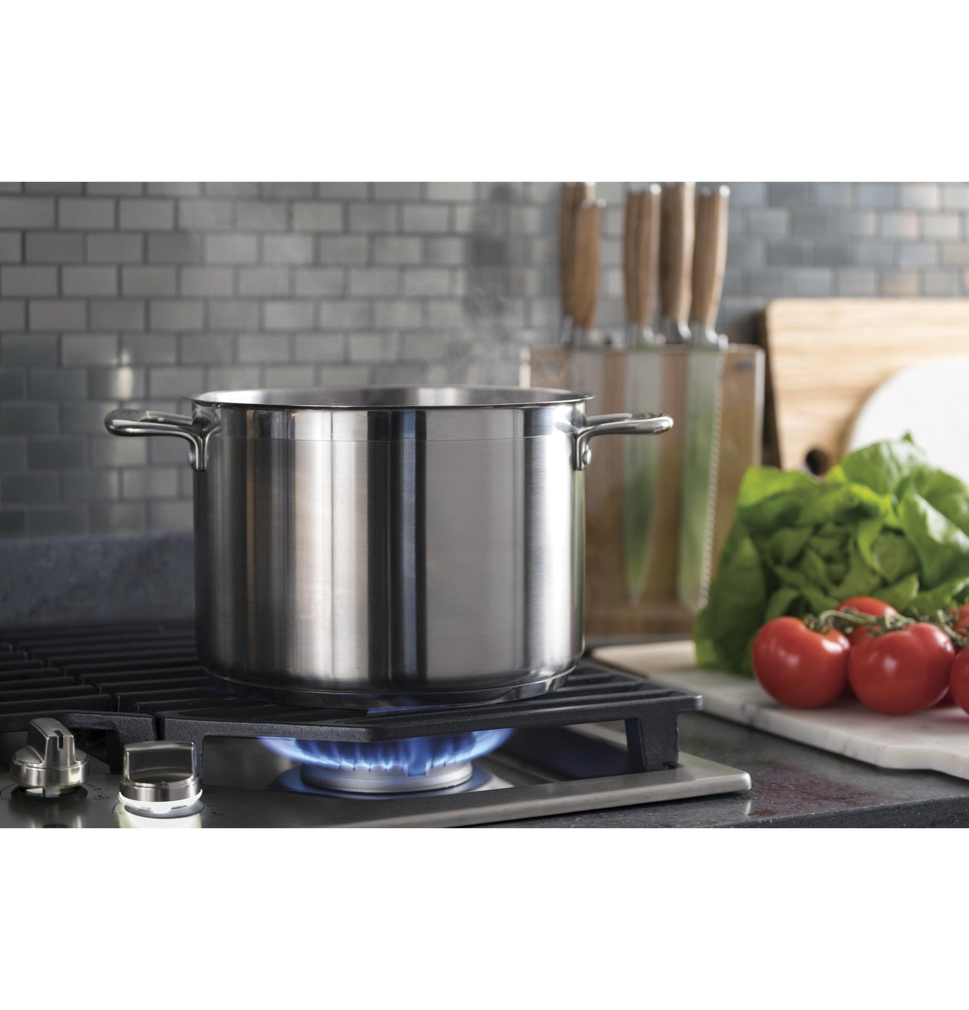 GE Profile™ 30" Built-In Gas Cooktop with 5 Burners