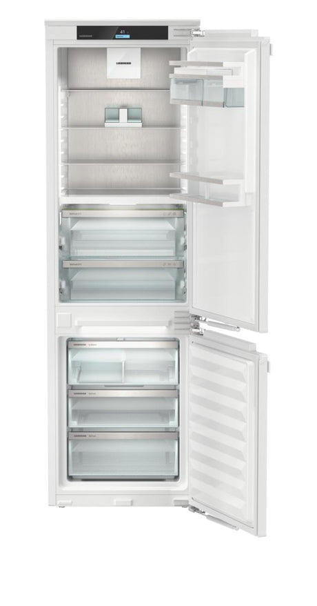 Combined refrigerator-freezer with BioFresh and NoFrost for integrated use