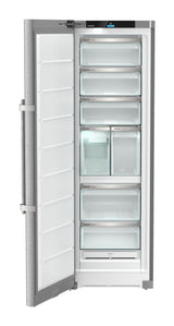 Freestanding freezer with NoFrost and IceTower