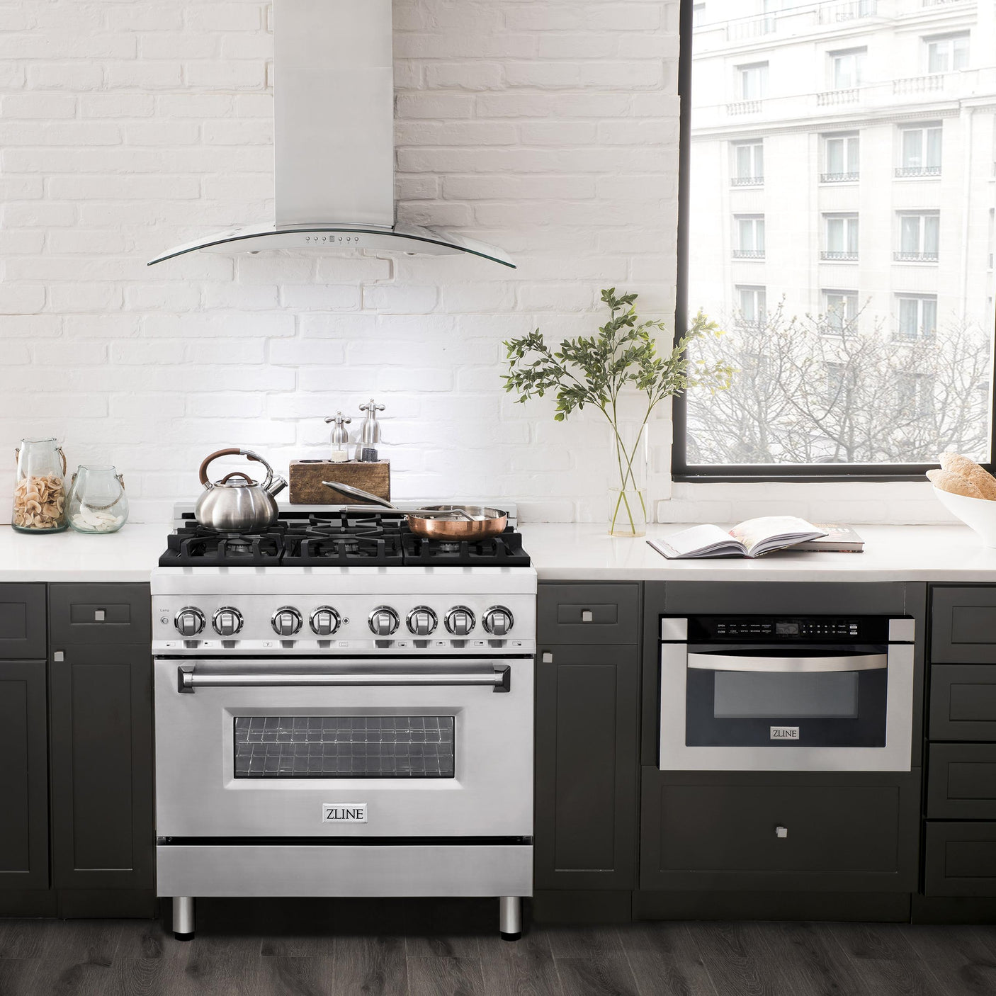 ZLINE 36 in. Dual Fuel Range with Gas Stove and Electric Oven in Stainless Steel (RA36) [Color: Stainless Steel]