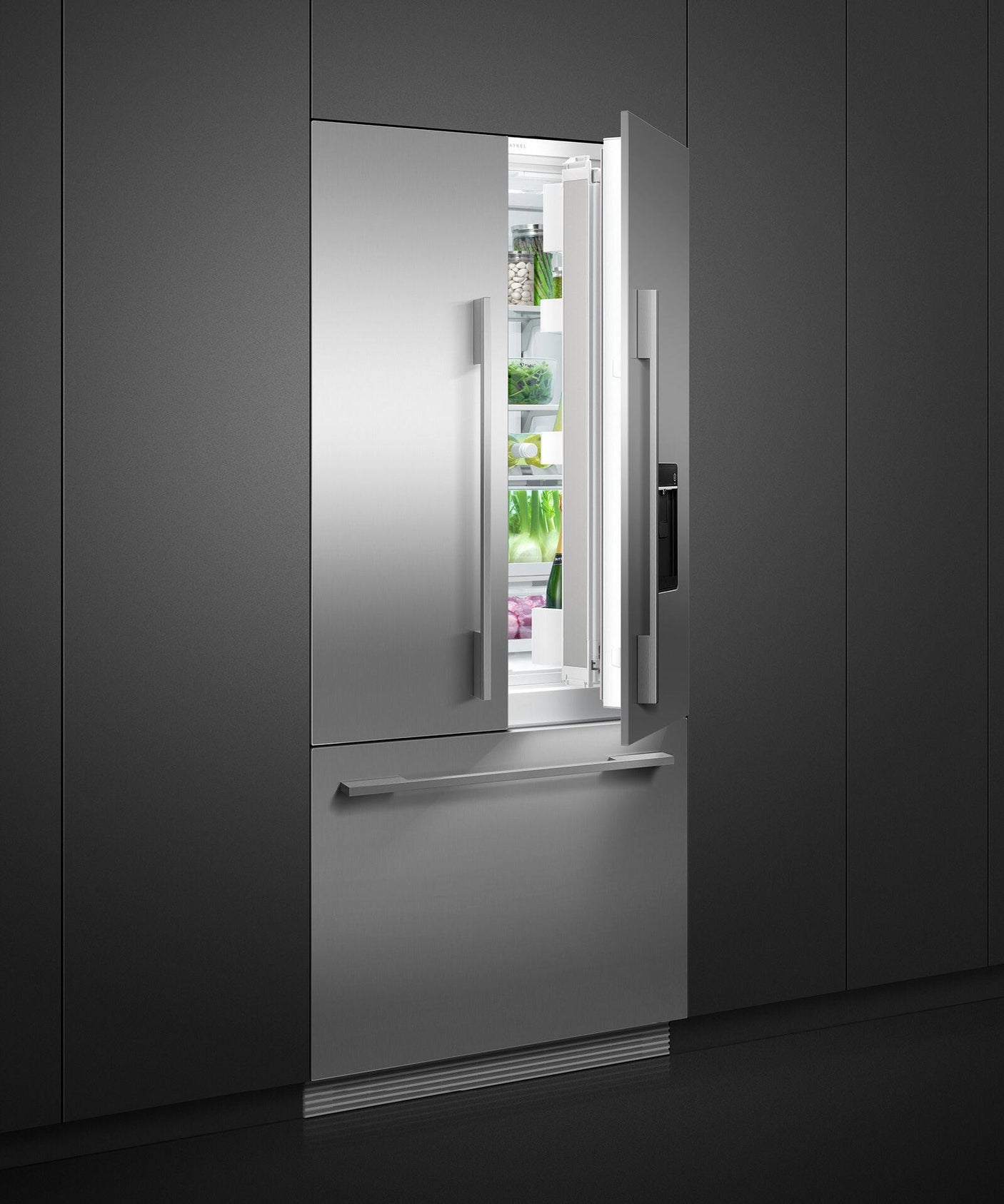 32" Series 7 Integrated French Door Refrigerator Freezer