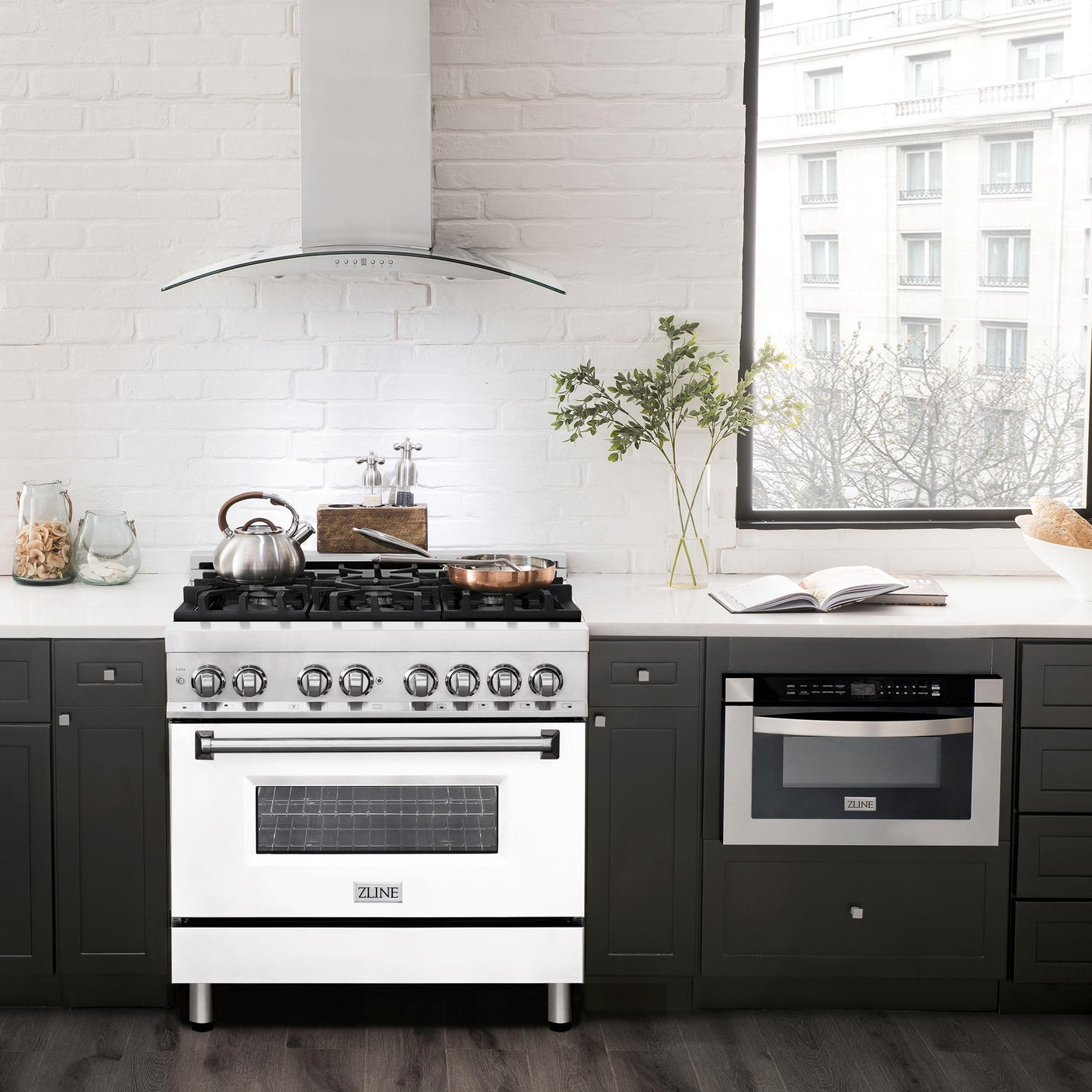 ZLINE 36 in. Dual Fuel Range with Gas Stove and Electric Oven in Stainless Steel (RA36) [Color: White Matte]