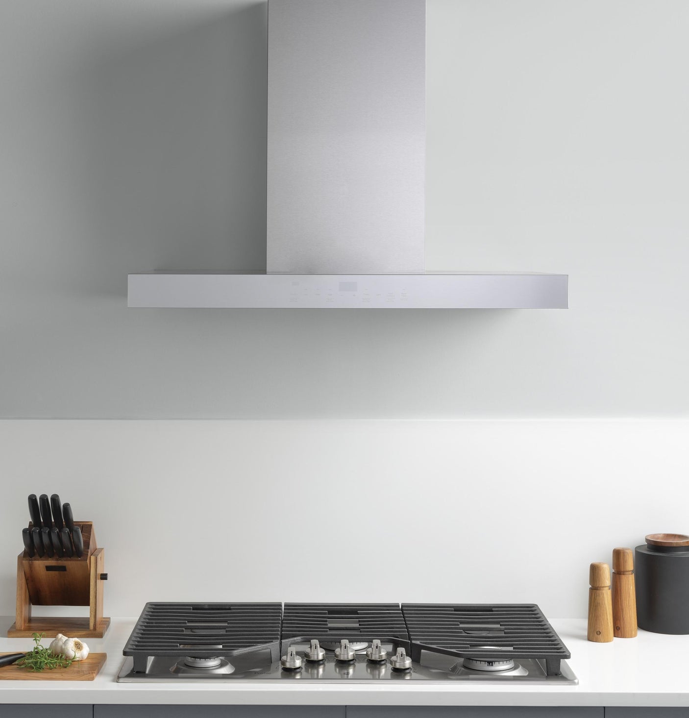 GE Profile™ 36" Built-In Gas Cooktop with Five Burners