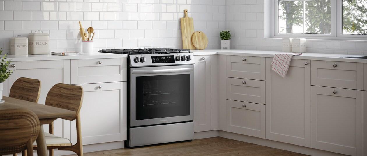 Frigidaire 30" Front Control Gas Range with Convection Bake