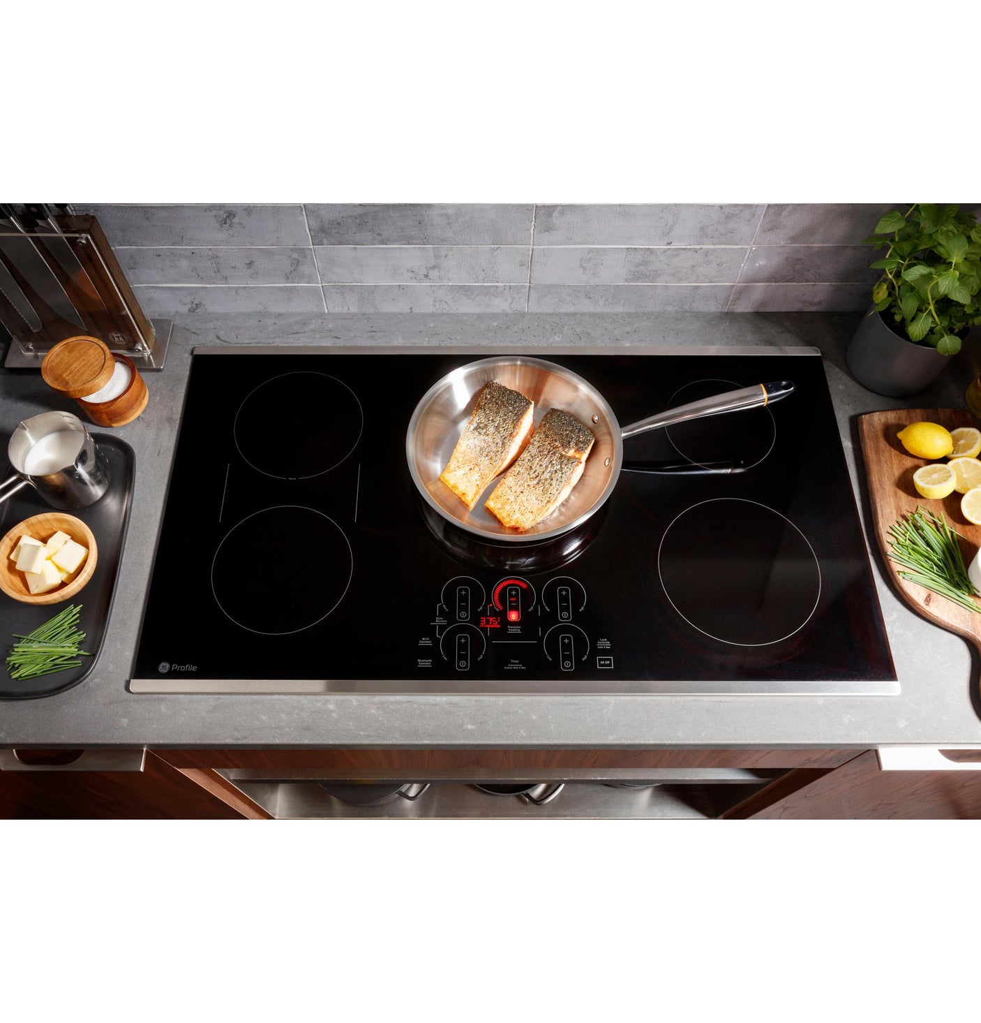 GE Profile™ 36" Built-In Touch Control Induction Cooktop