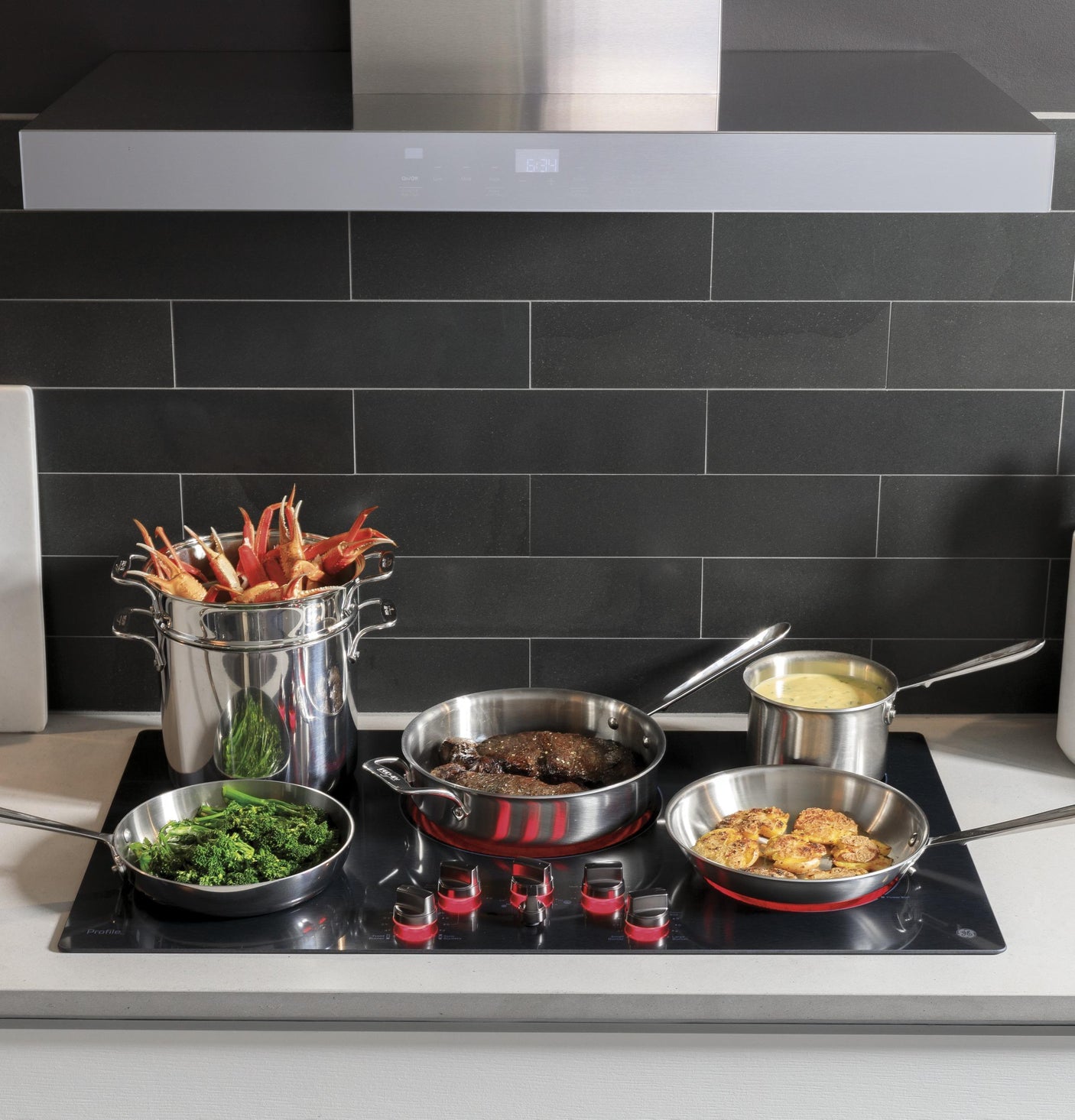 GE Profile™ 36" Built-In Knob Control Cooktop