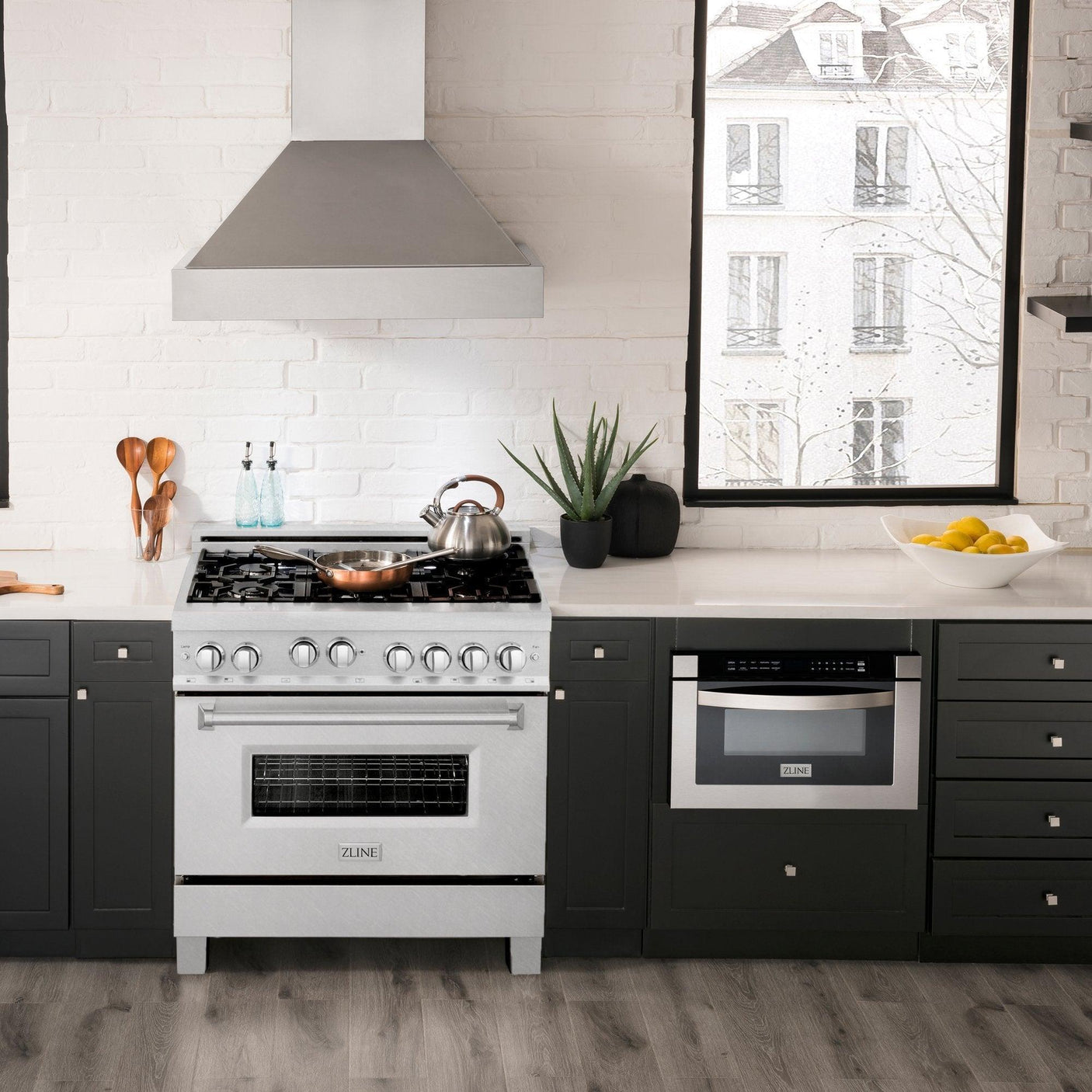 ZLINE 36" Professional 4.6 cu. ft. Gas on Gas Range in ZLINE DuraSnow® Stainless Steel with Color Door Options (RGS-SN-36) [Color: ZLINE DuraSnow Stainless Steel ]