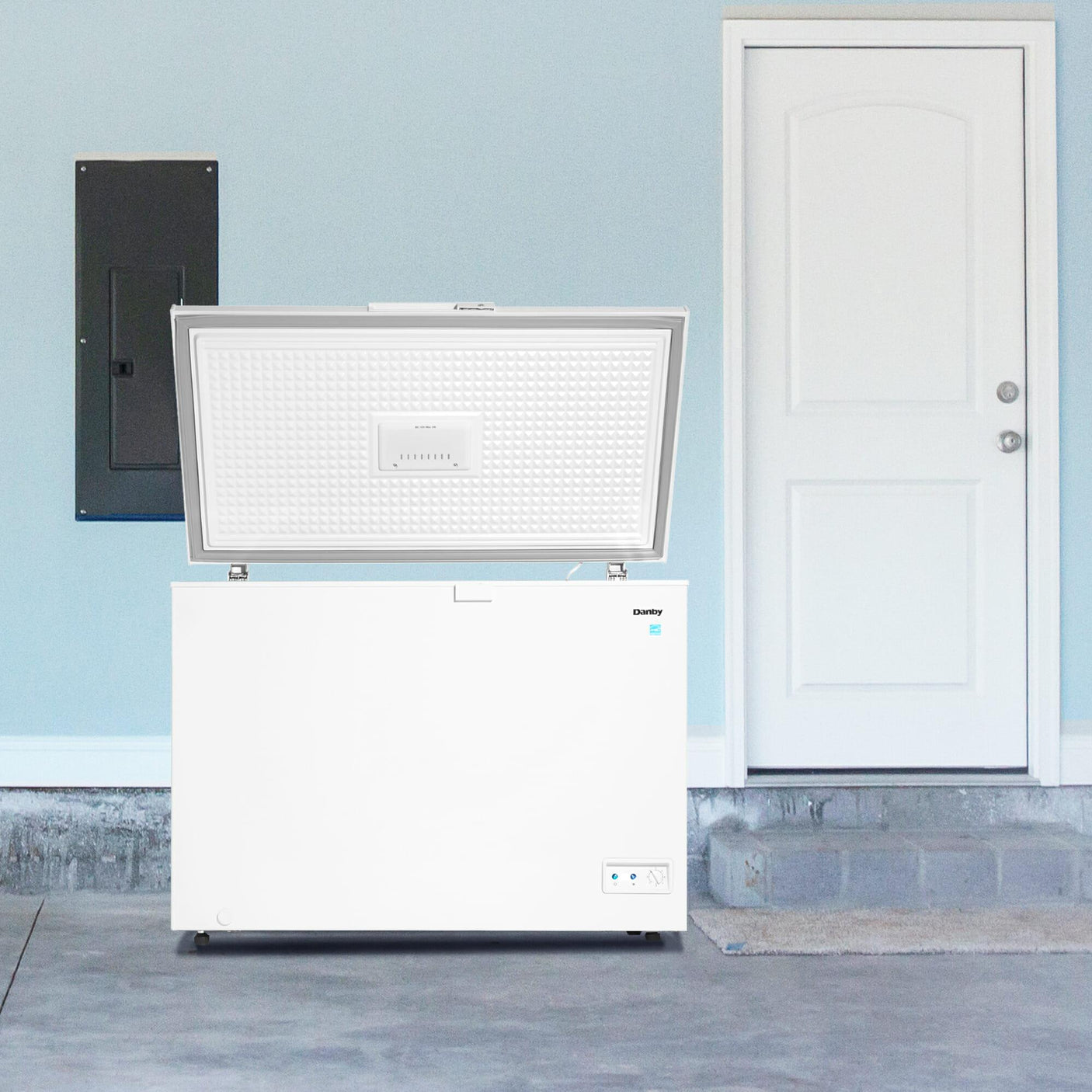 Danby 10.0 cu. ft. Chest Freezer in White