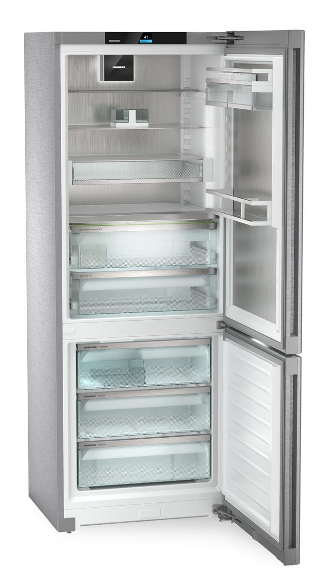 Fridge-freezer with BioFresh Professional and NoFrost