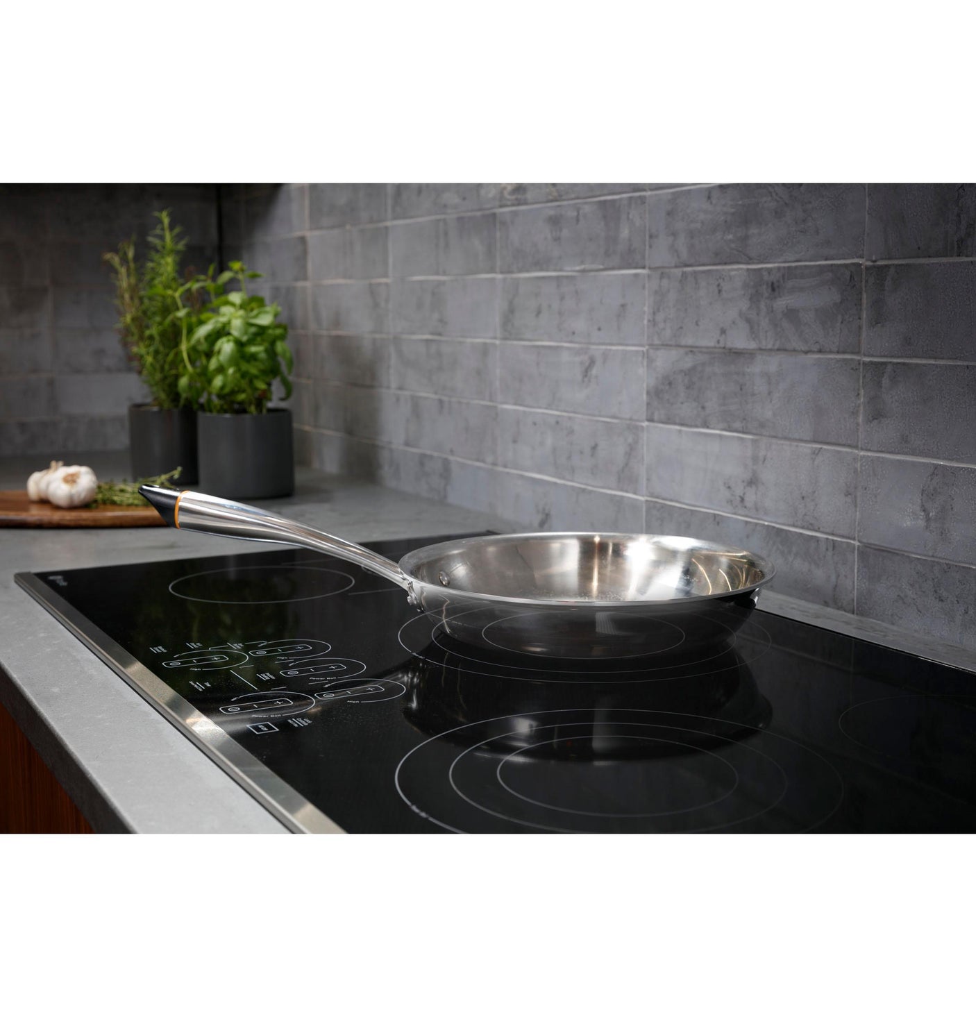 GE Profile™ 36" Built-In Touch Control Electric Cooktop