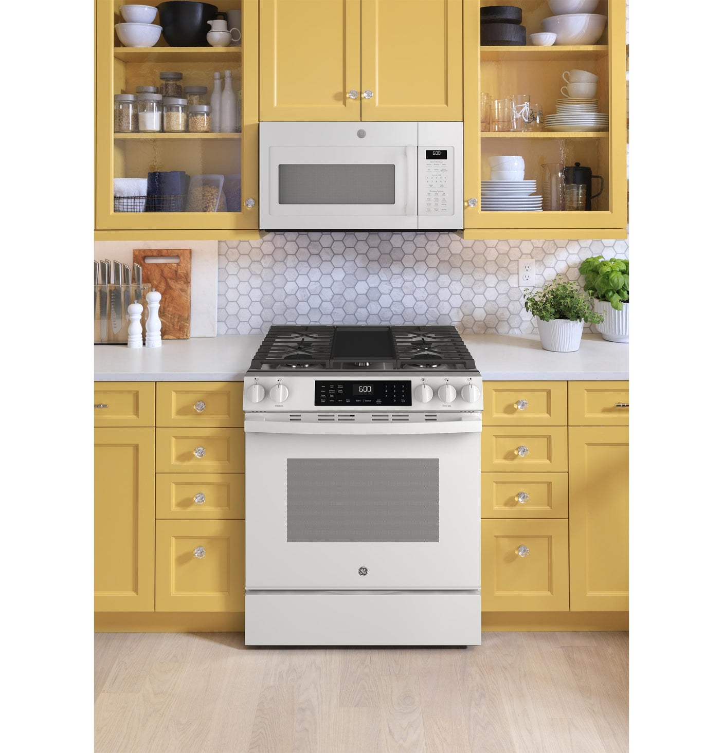 GE® 30" Slide-In Front-Control Convection Gas Range with No Preheat Air Fry and EasyWash™ Oven Tray