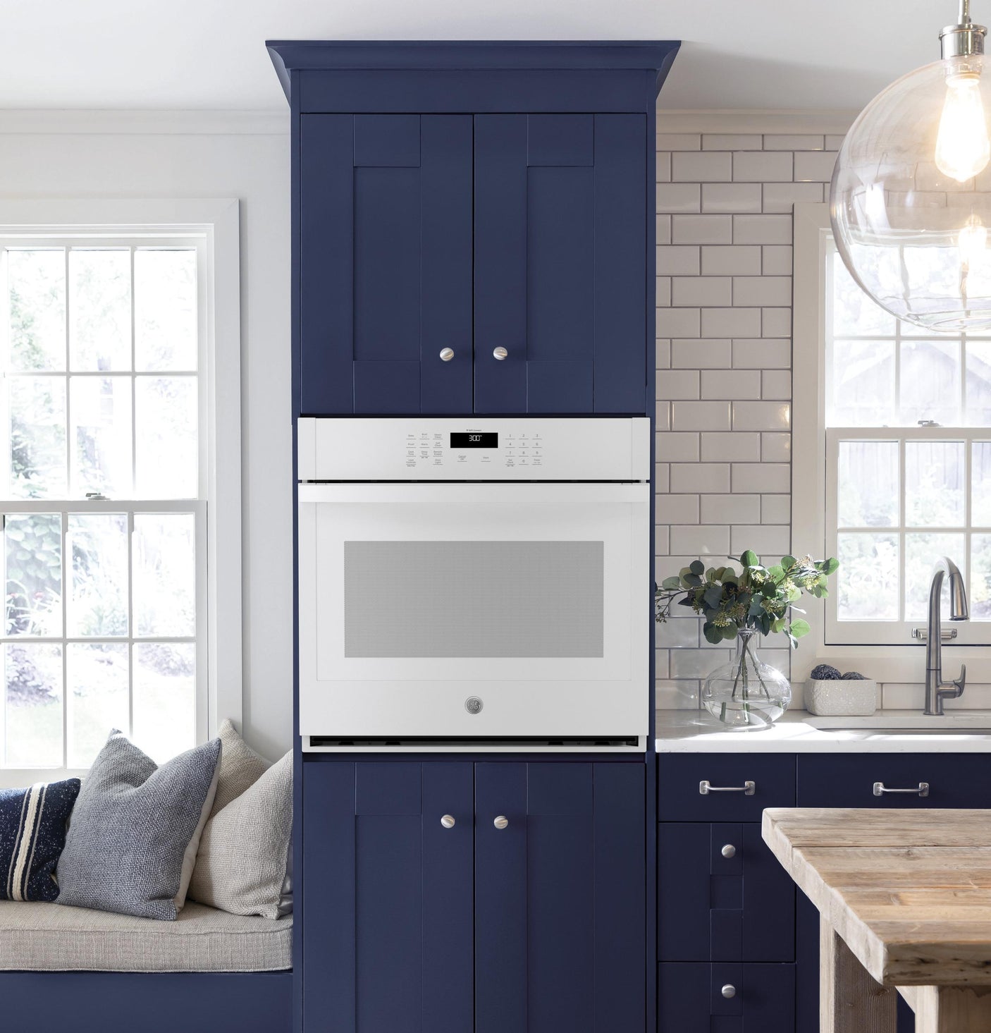 GE® 27" Smart Built-In Single Wall Oven