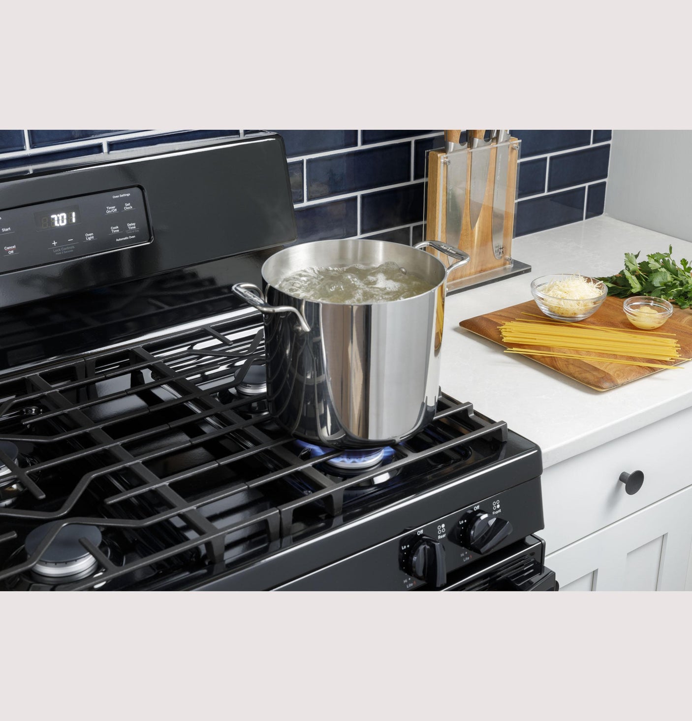 GE® 30" Free-Standing Gas Range