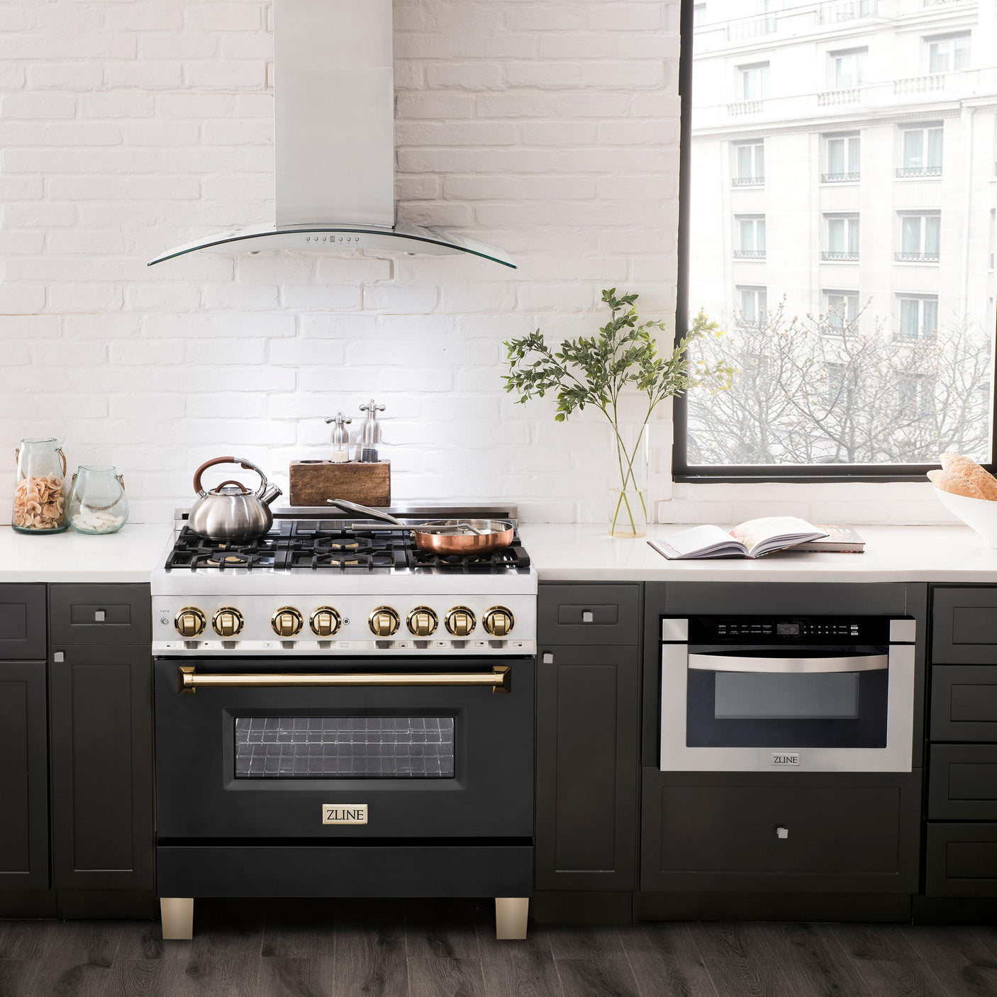 ZLINE Autograph Edition 36" 4.6 cu. ft. Dual Fuel Range with Gas Stove and Electric Oven in Stainless Steel with Black Matte Door and Polished Gold Accents (RAZ-BLM-36-G)