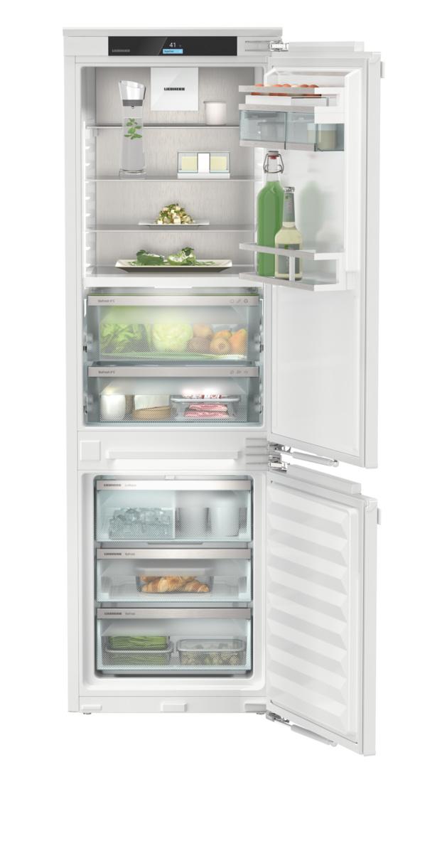 Combined refrigerator-freezer with BioFresh and NoFrost for integrated use