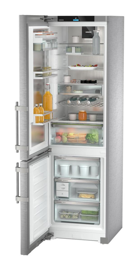 Combined fridge-freezers with EasyFresh and NoFrost